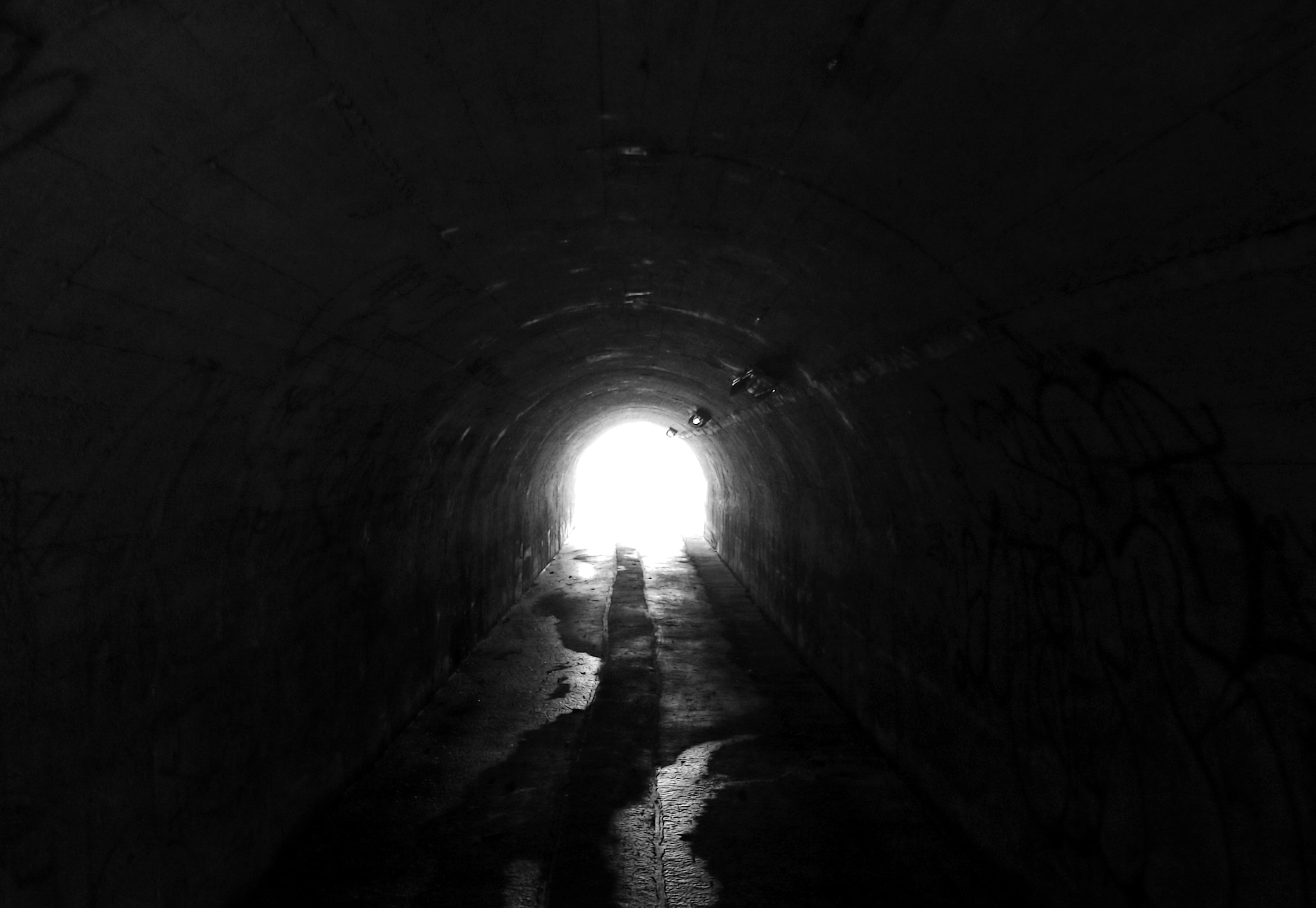 Canon EOS 70D sample photo. Tunnel (prague) photography