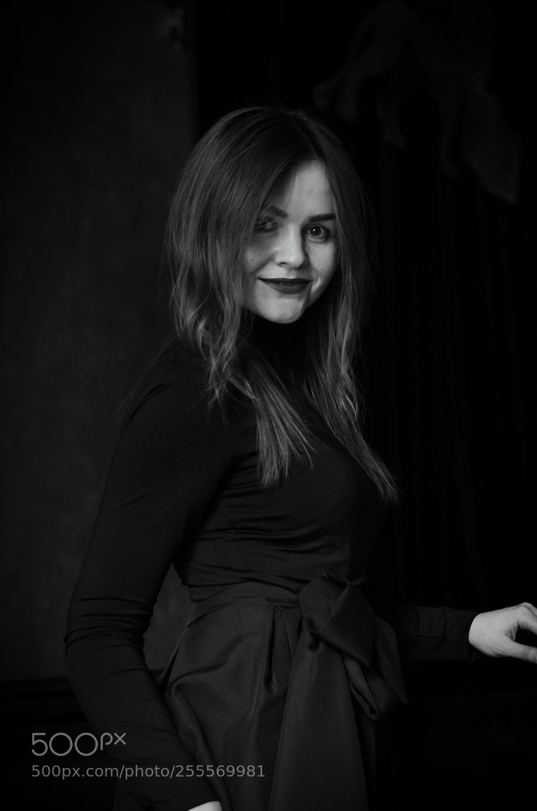 Nikon D7000 sample photo. Women in dark photography