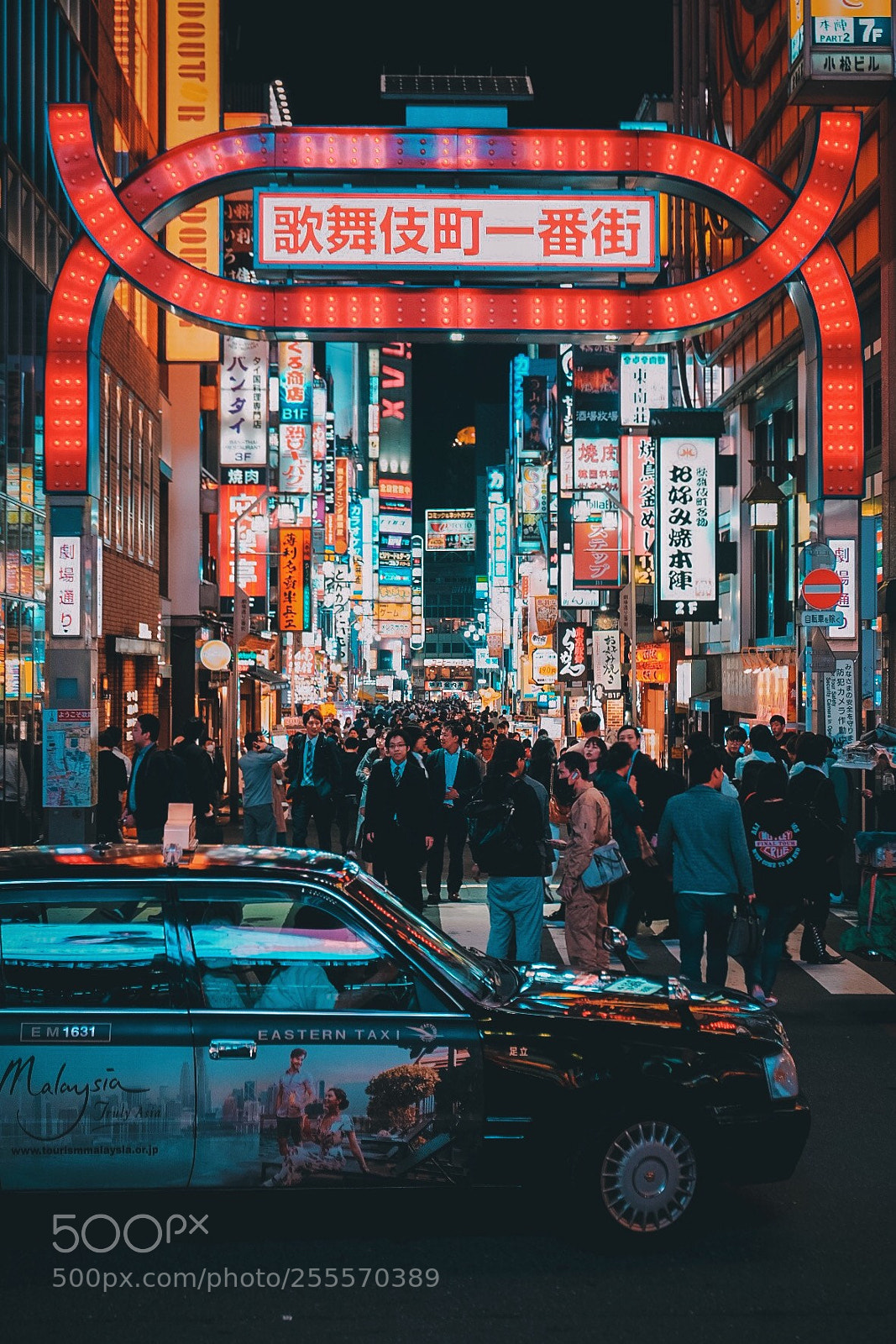 Fujifilm X-T20 sample photo. Sleepless town, tokyo photography