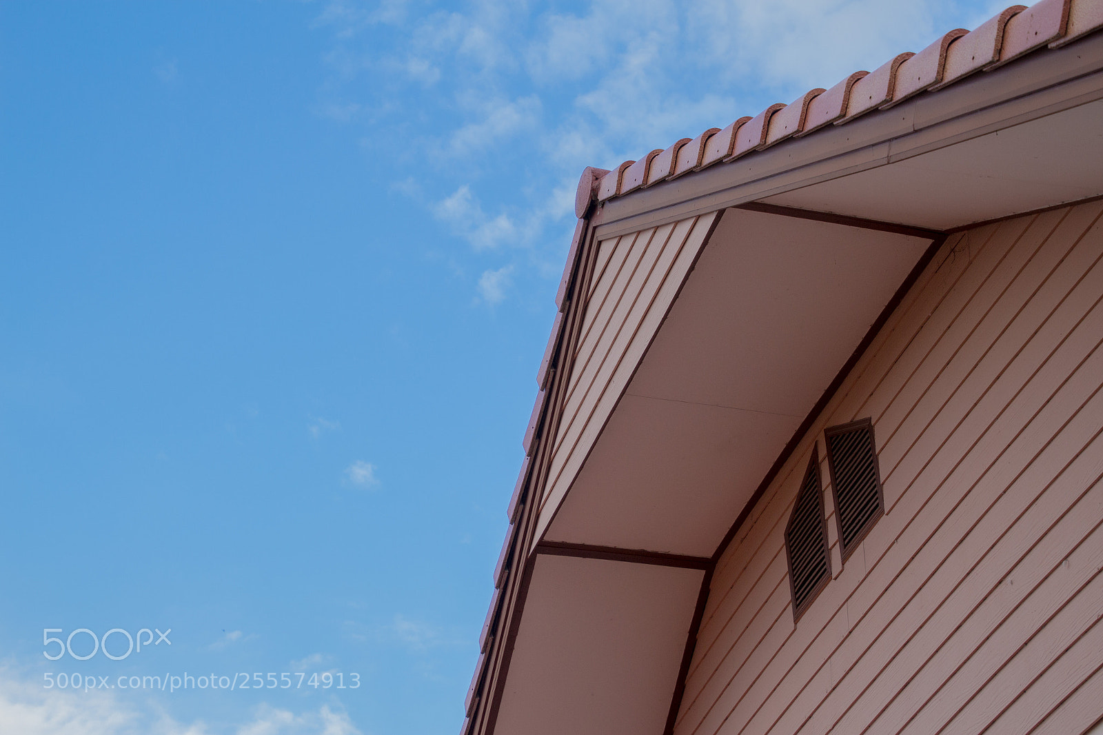 Canon EOS 100D (EOS Rebel SL1 / EOS Kiss X7) sample photo. House gable photography