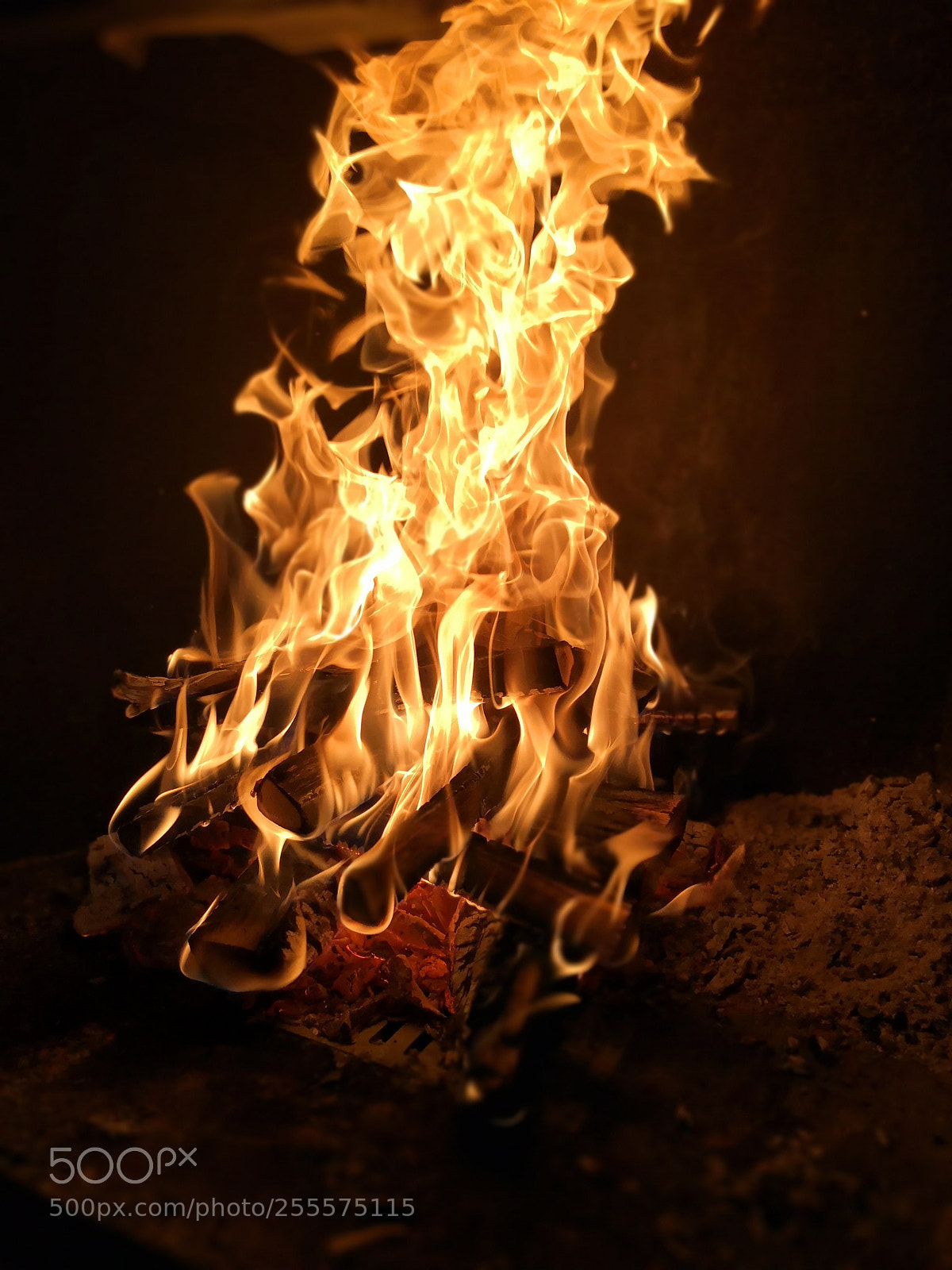 HUAWEI Mate 10 Pro sample photo. Fireplace photography