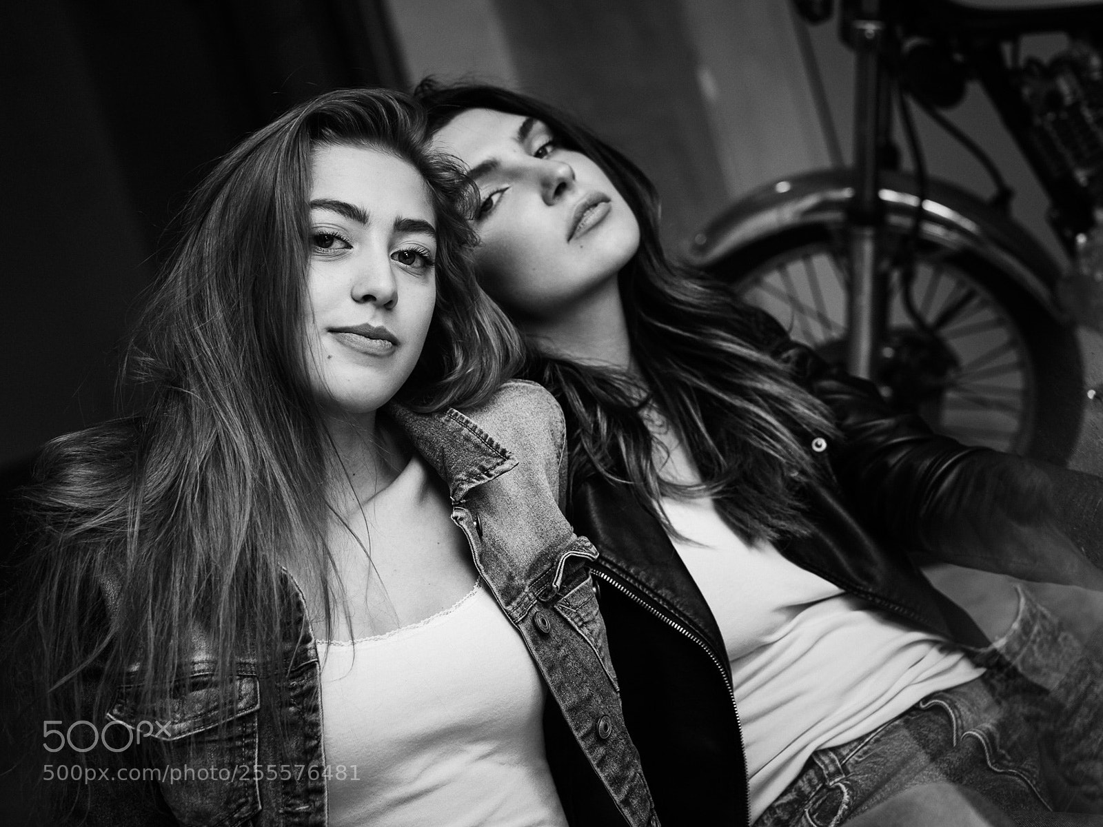 Canon EOS 5D Mark IV sample photo. Friendship photography