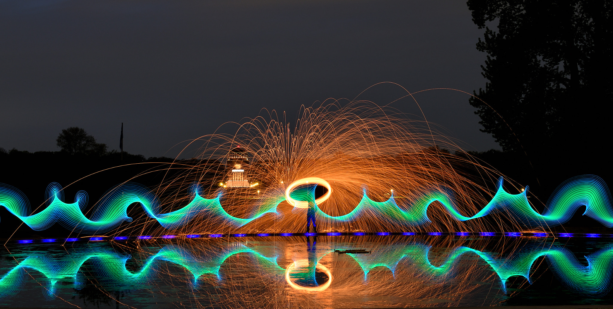 Nikon AF-S Nikkor 24-70mm F2.8G ED sample photo. Steelwoolfun & lightpainting photography