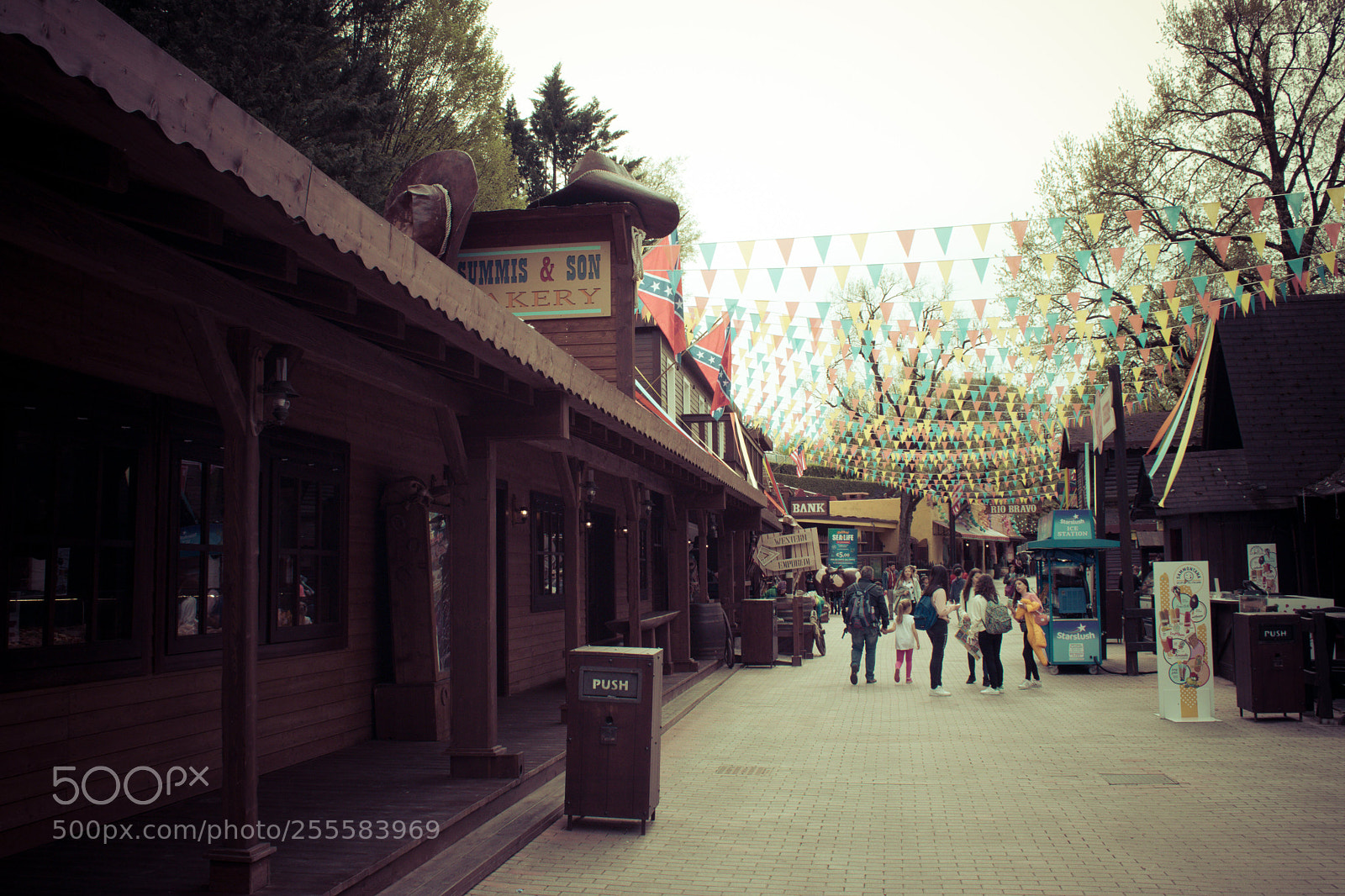 Canon EOS 80D sample photo. Gardaland magic circus 2018 photography