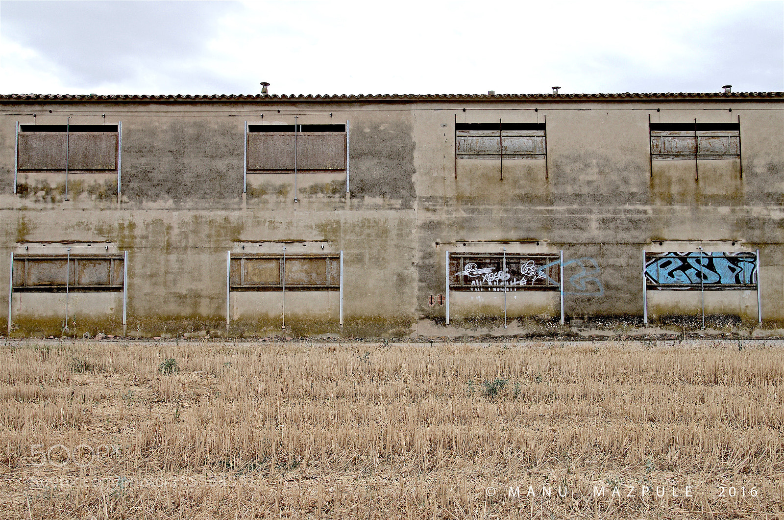 Canon EOS 70D sample photo. 320. girona. catalunya... no passing... photography