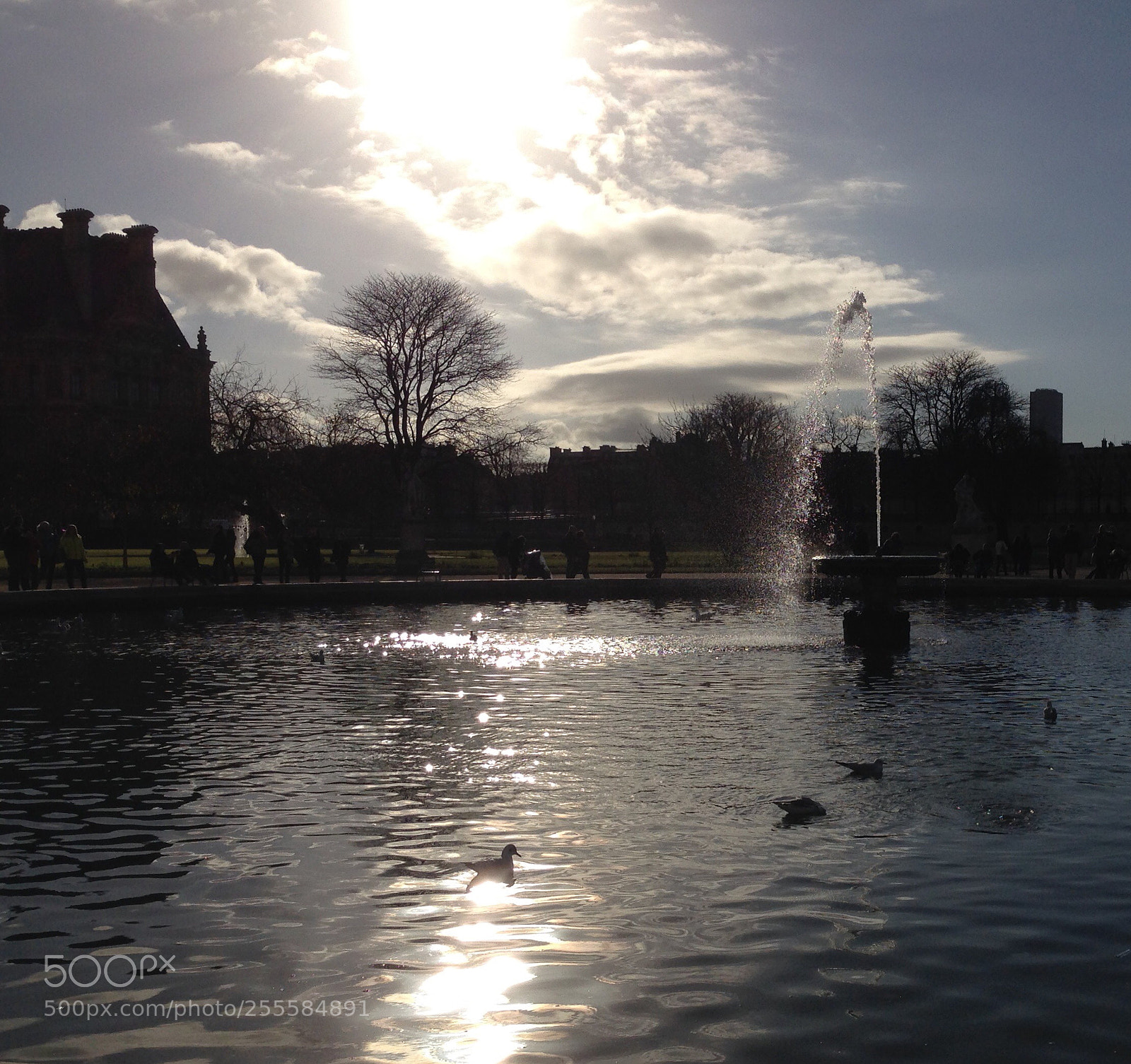 Apple iPhone 5 sample photo. Les tuileries, paris  photography