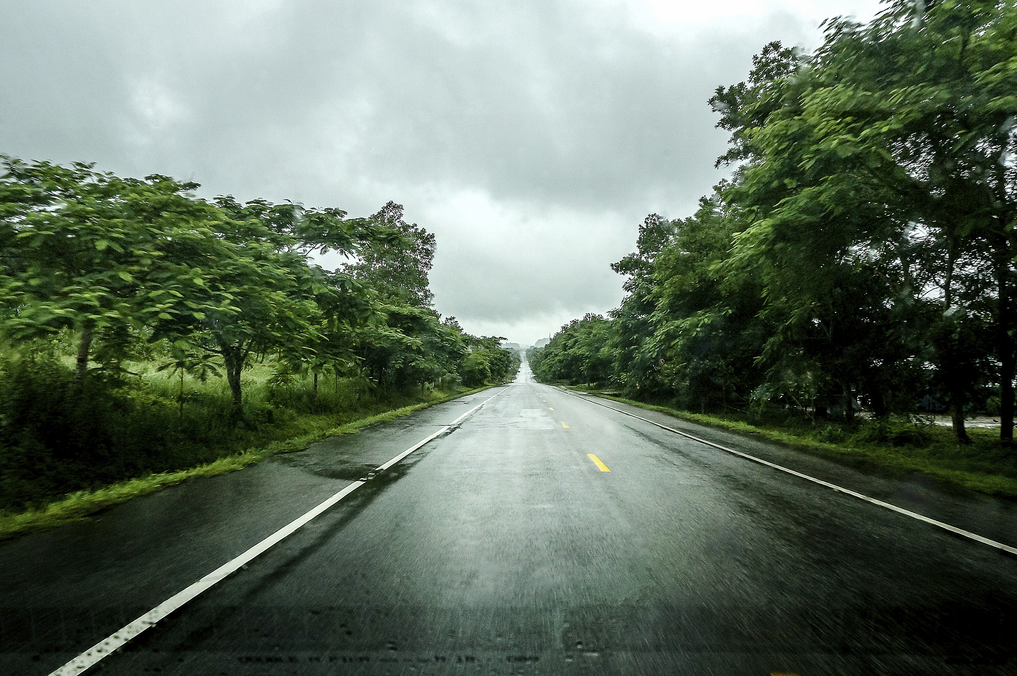 Sony Alpha NEX-3N sample photo. Recta desde coche photography