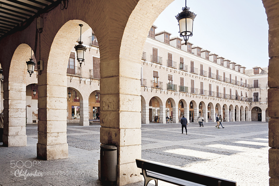 Canon EOS 1000D (EOS Digital Rebel XS / EOS Kiss F) sample photo. Plaza mayor de oca photography