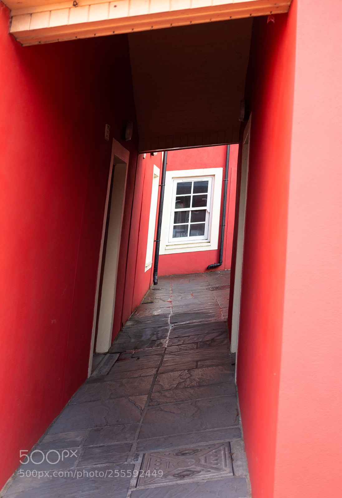 Fujifilm X100F sample photo. Alley with red walls photography