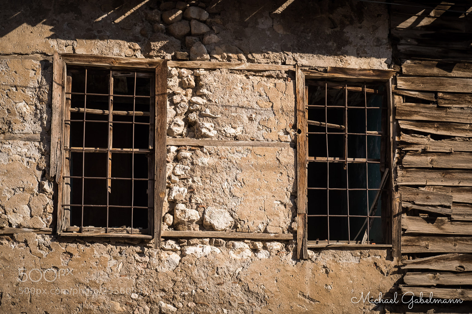 Fujifilm X-T20 sample photo. Two windows photography