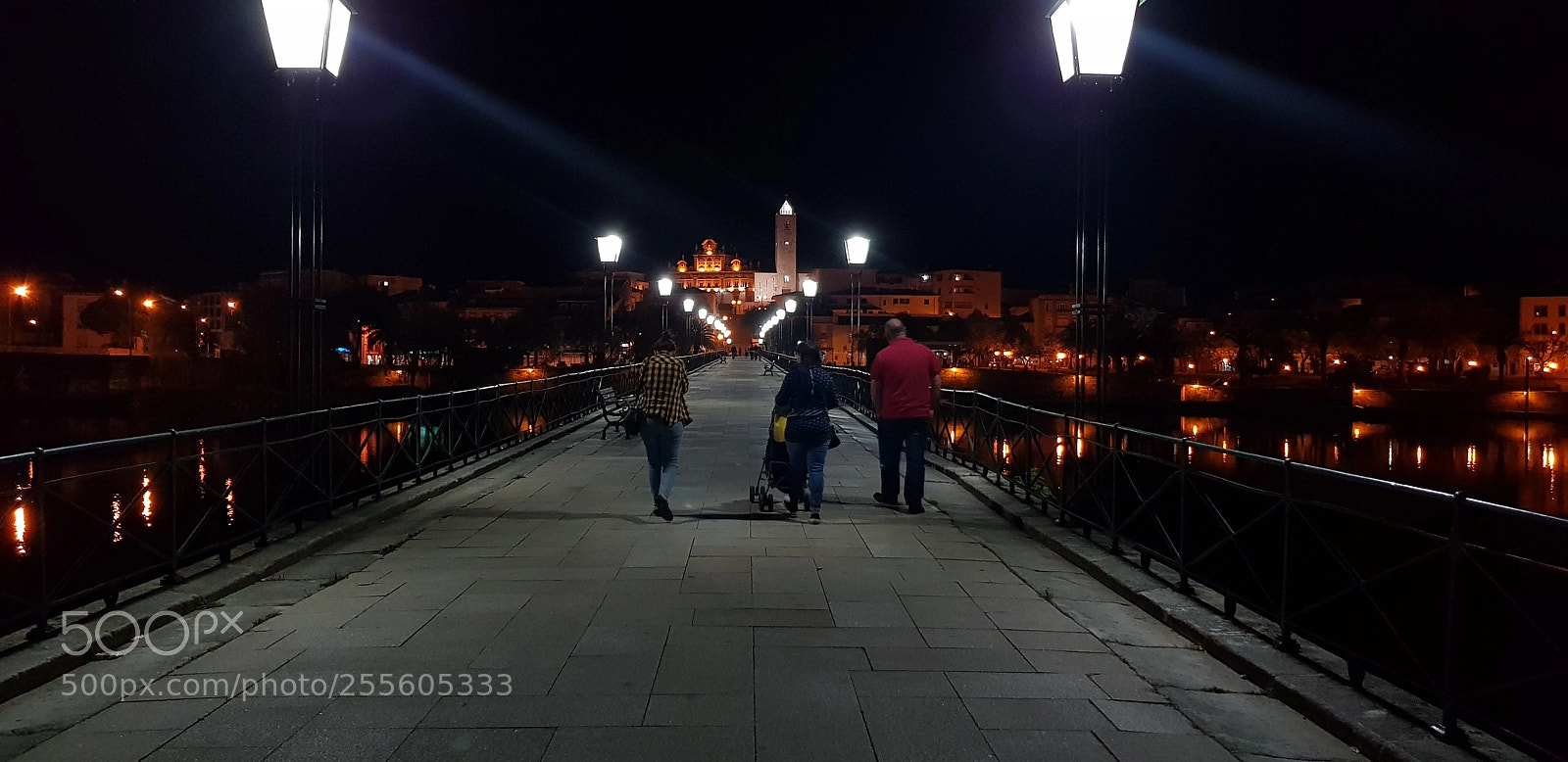 Samsung Galaxy S8 sample photo. Late night walking photography