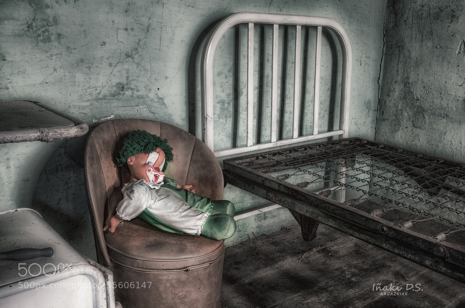 Pentax K-500 sample photo. El payaso abandonado photography