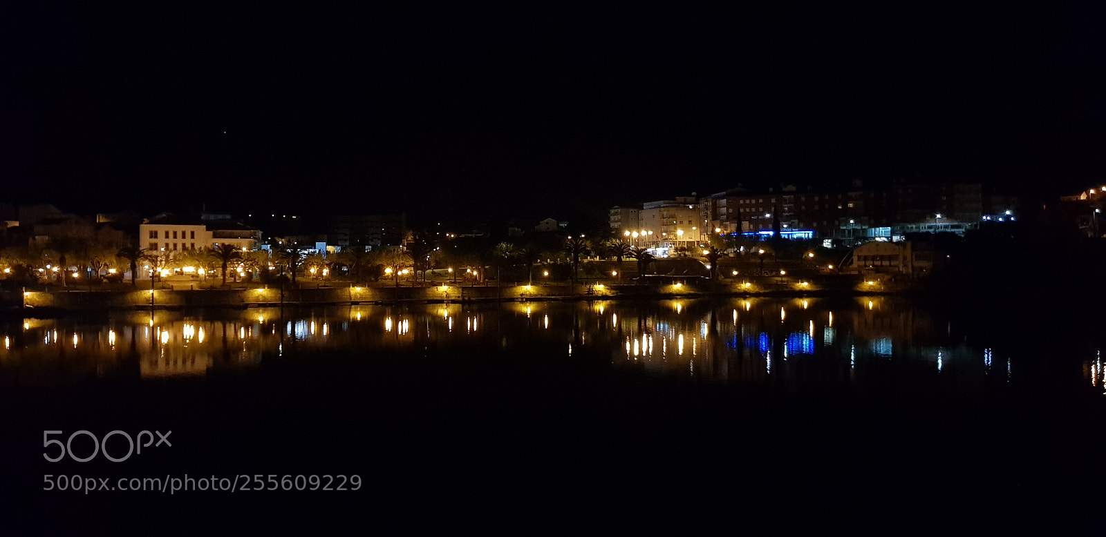 Samsung Galaxy S8 sample photo. By night photography