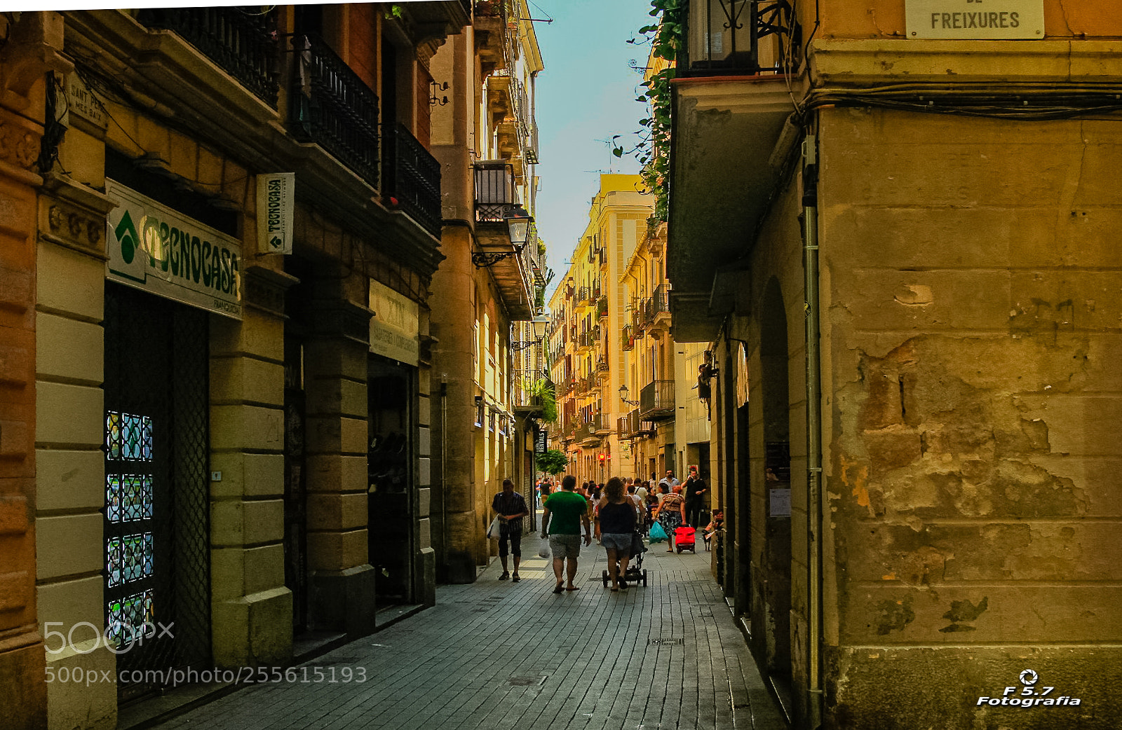 Canon EOS 7D sample photo. Becos - barcelona photography