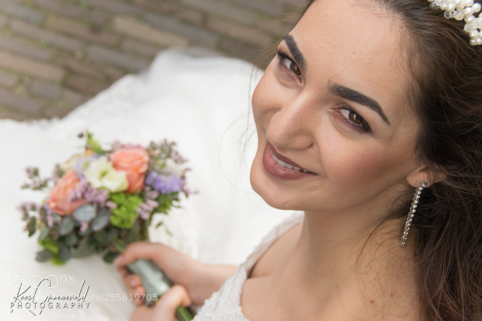 Nikon D5300 sample photo. Laughing bride photography