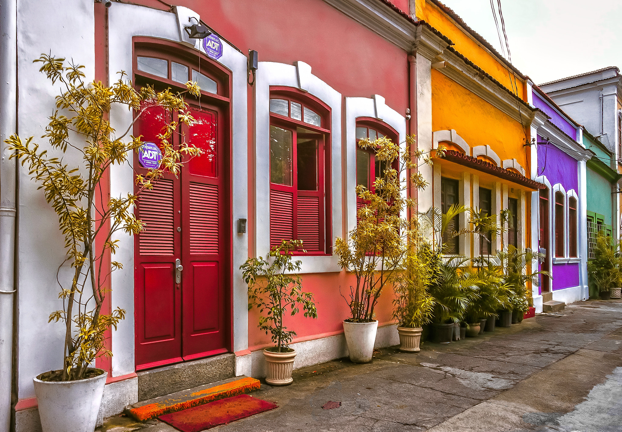 Samsung NX mini sample photo. Colored houses photography