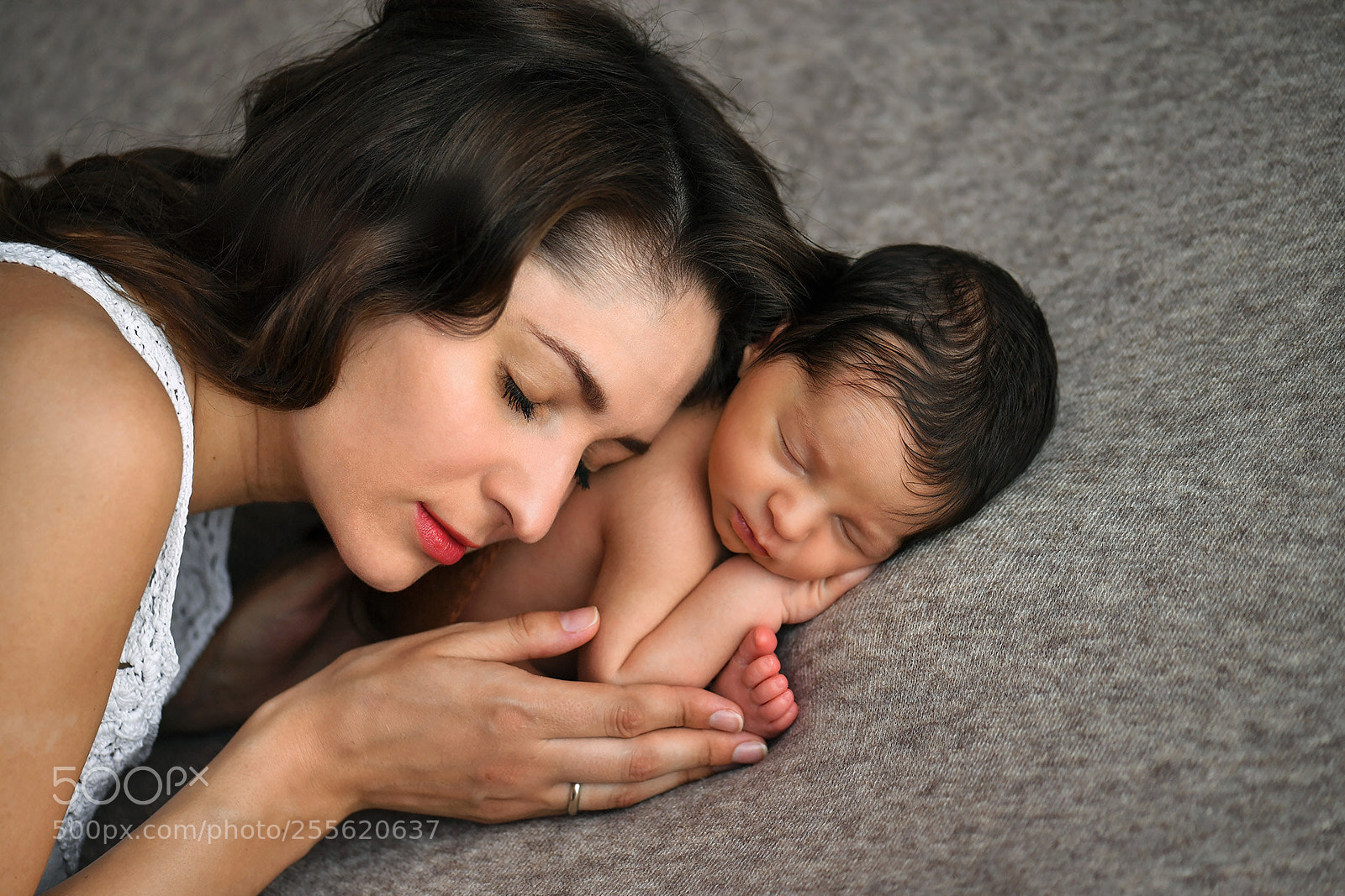 Nikon D5 sample photo. Motherhood photography