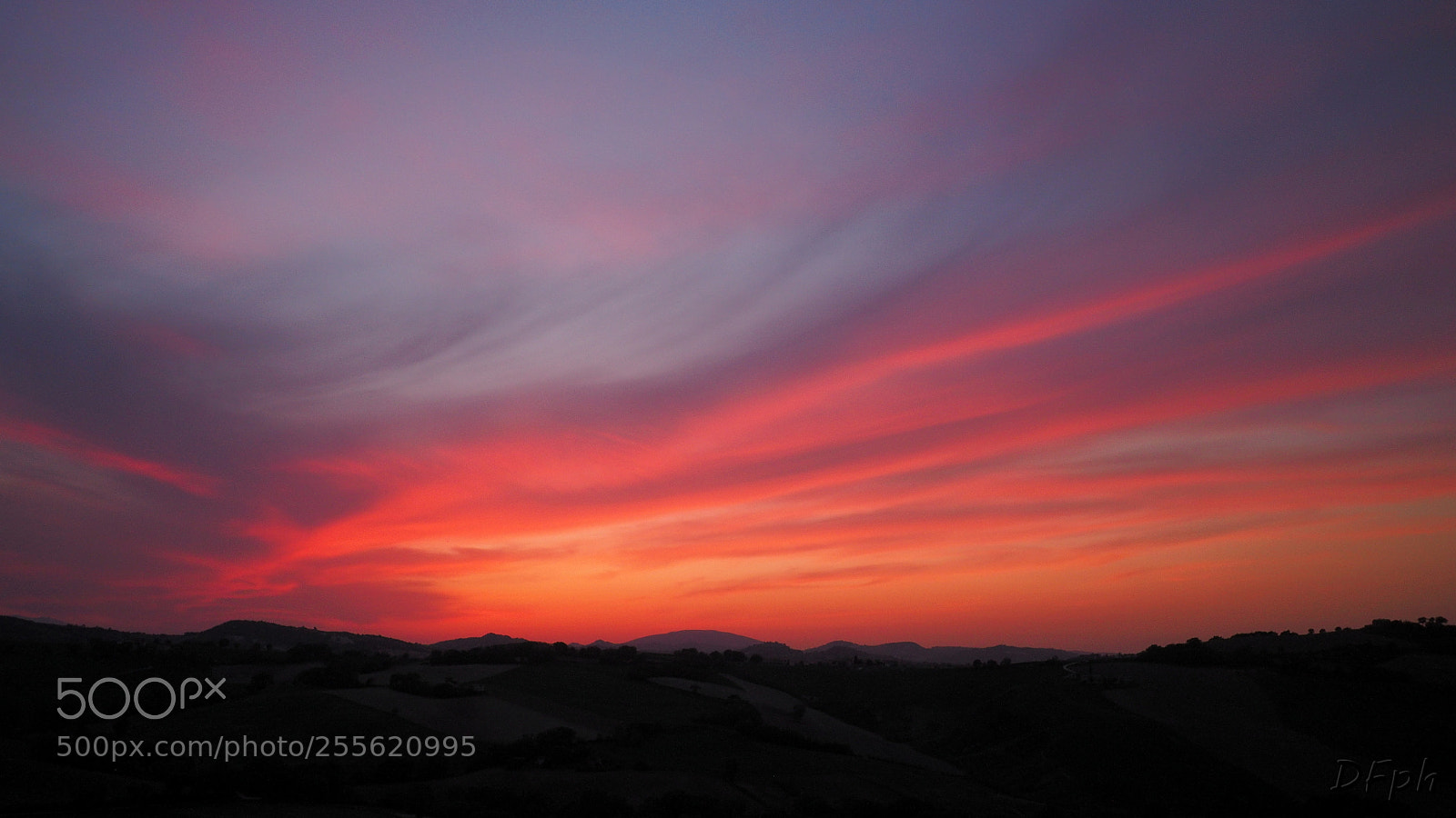 Olympus OM-D E-M10 II sample photo. Tramonto colorato photography