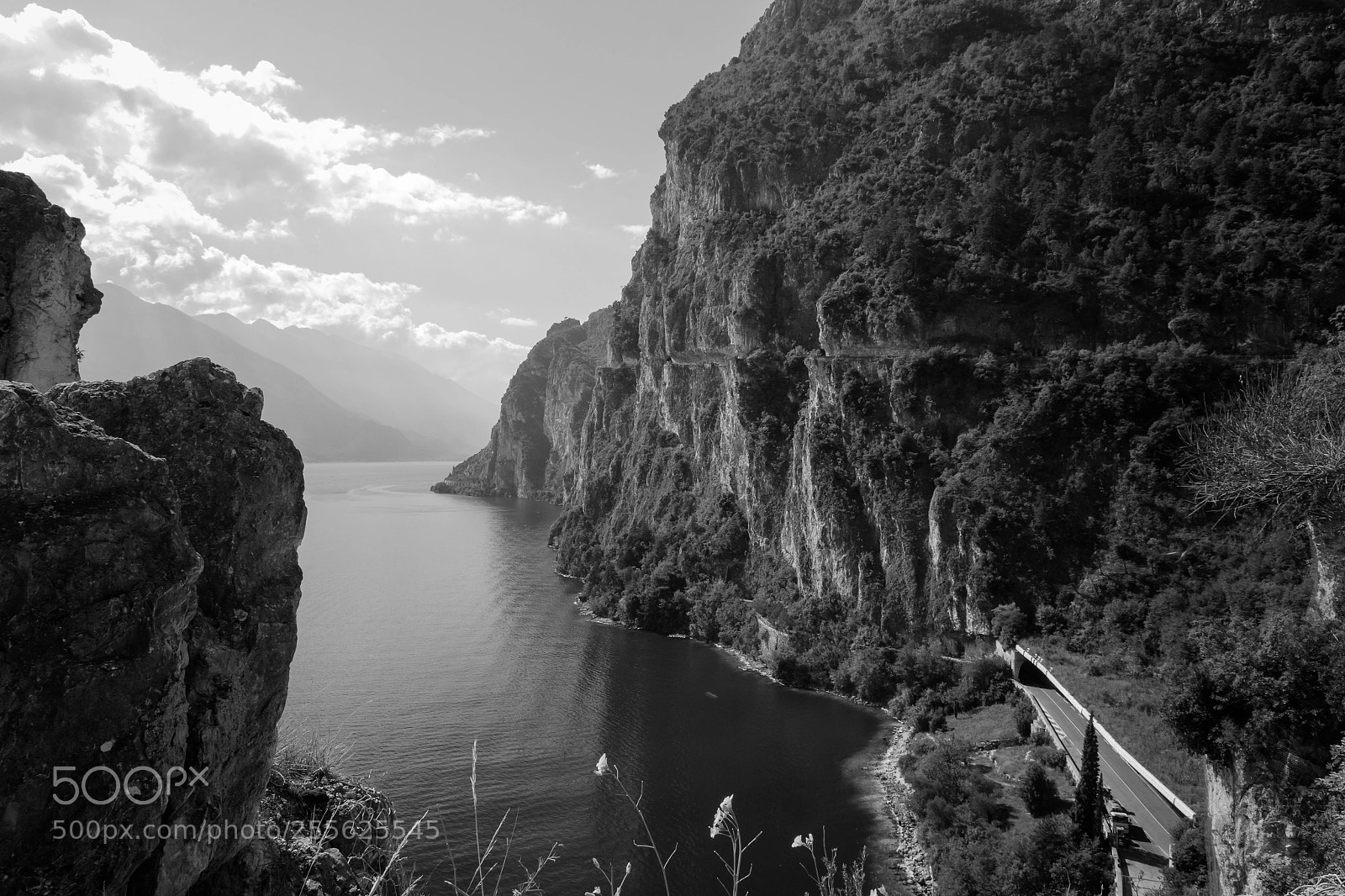 Canon EOS 7D sample photo. Lake garda from the photography