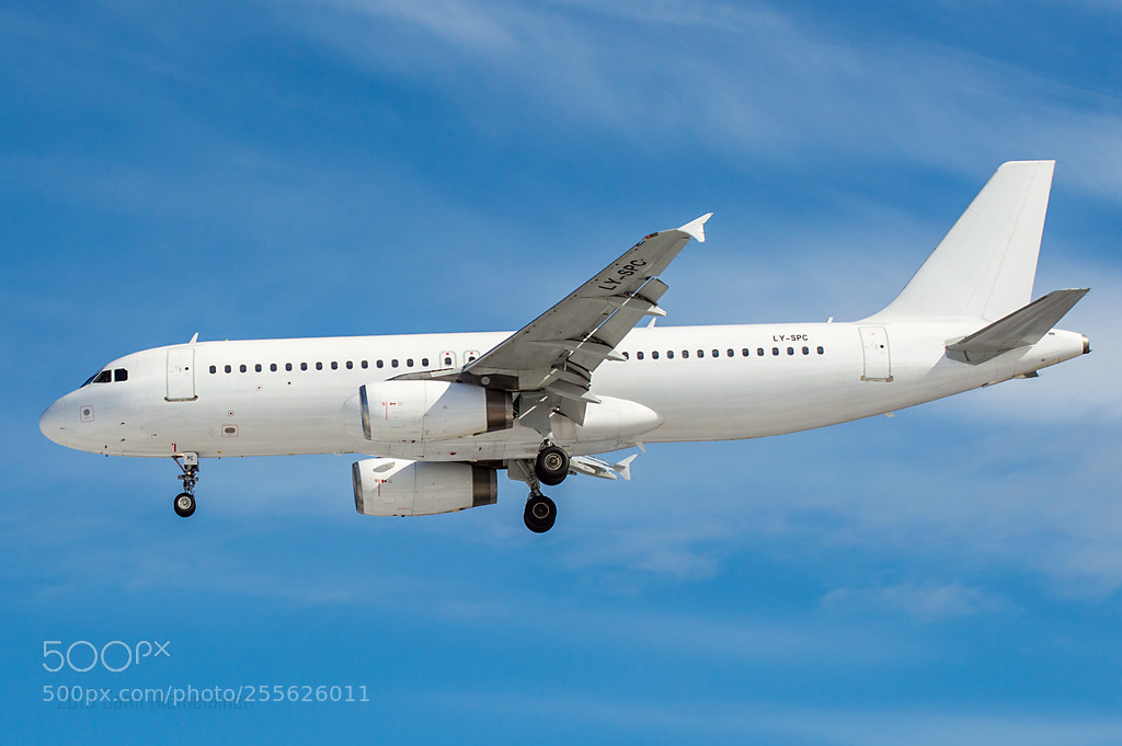 Nikon D3200 sample photo. Airbus a320 ly-spc photography