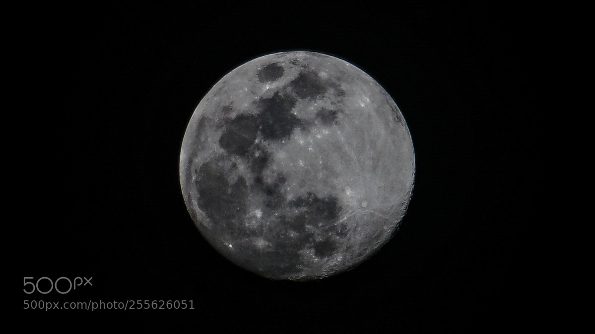 Sony a6300 sample photo. Full moon photography
