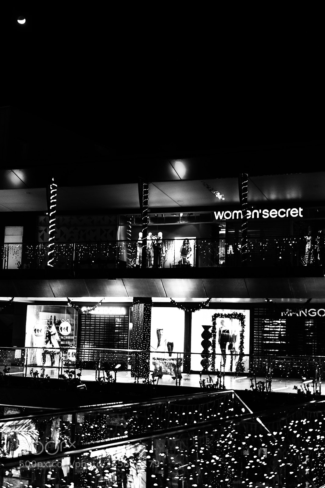 Nikon D5300 sample photo. Night time shopping photography