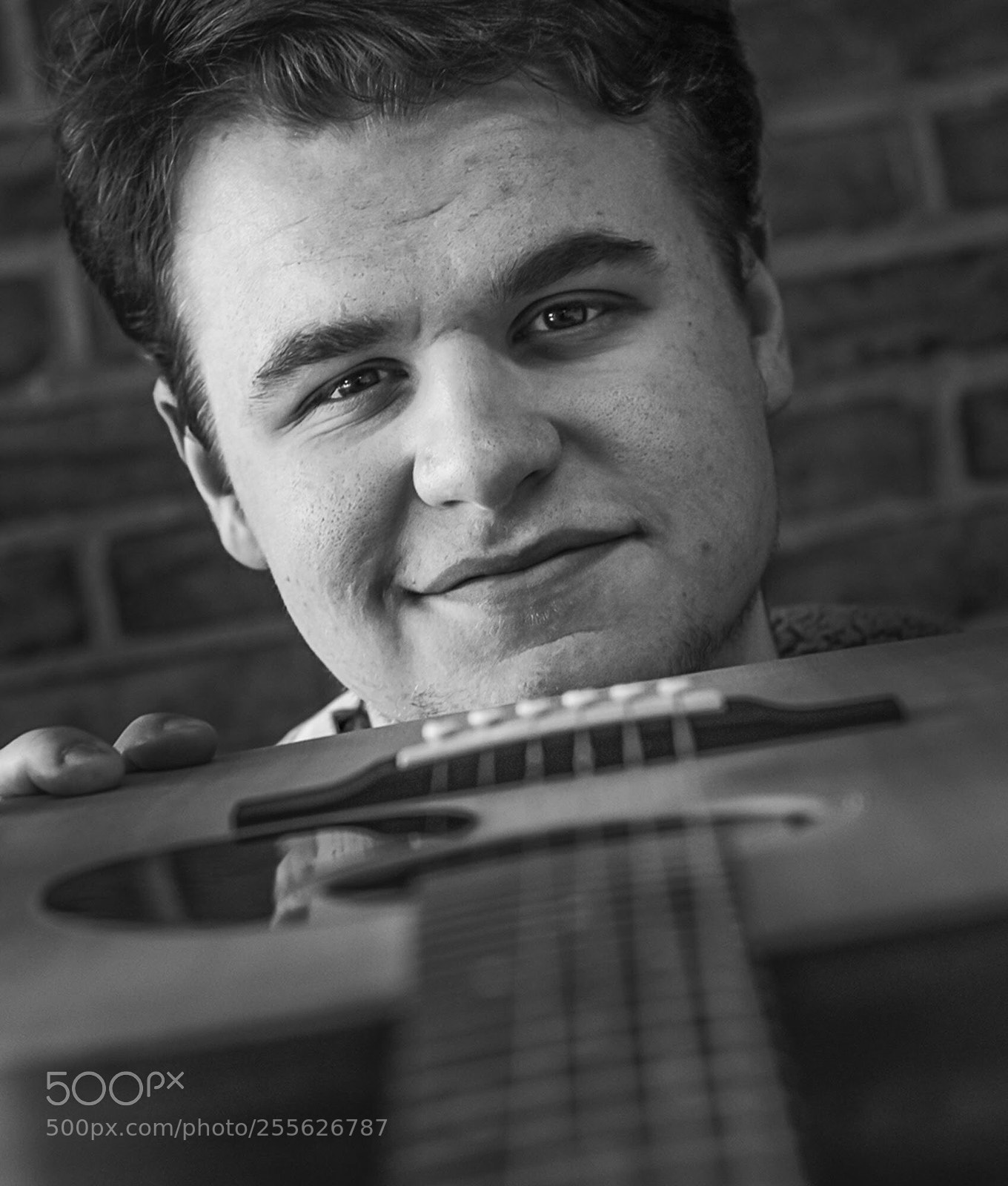 Canon EOS 80D sample photo. “guitar guy”  photography