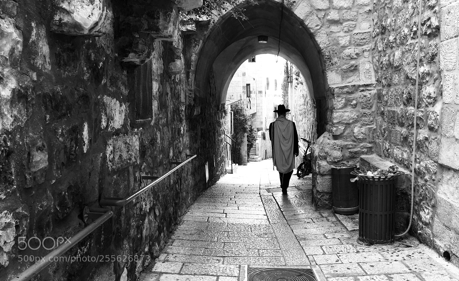 Apple iPhone 6s sample photo. In the old city photography