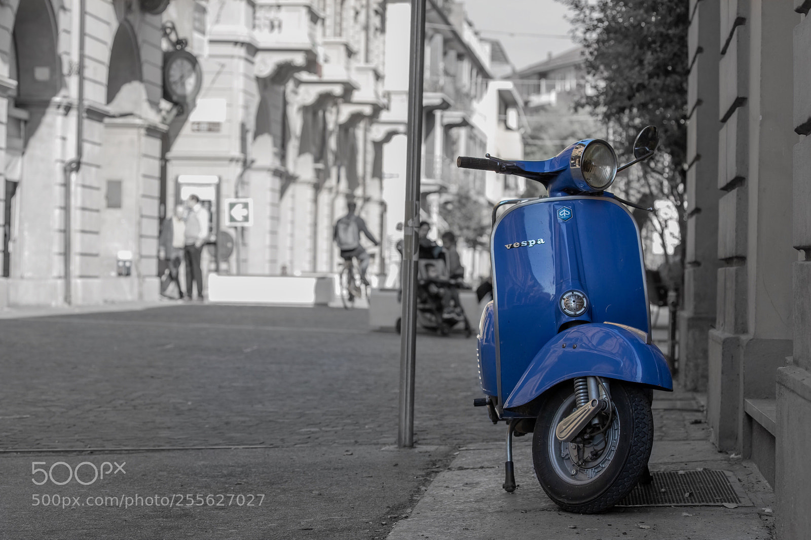 Canon EOS 6D Mark II sample photo. Vespa photography
