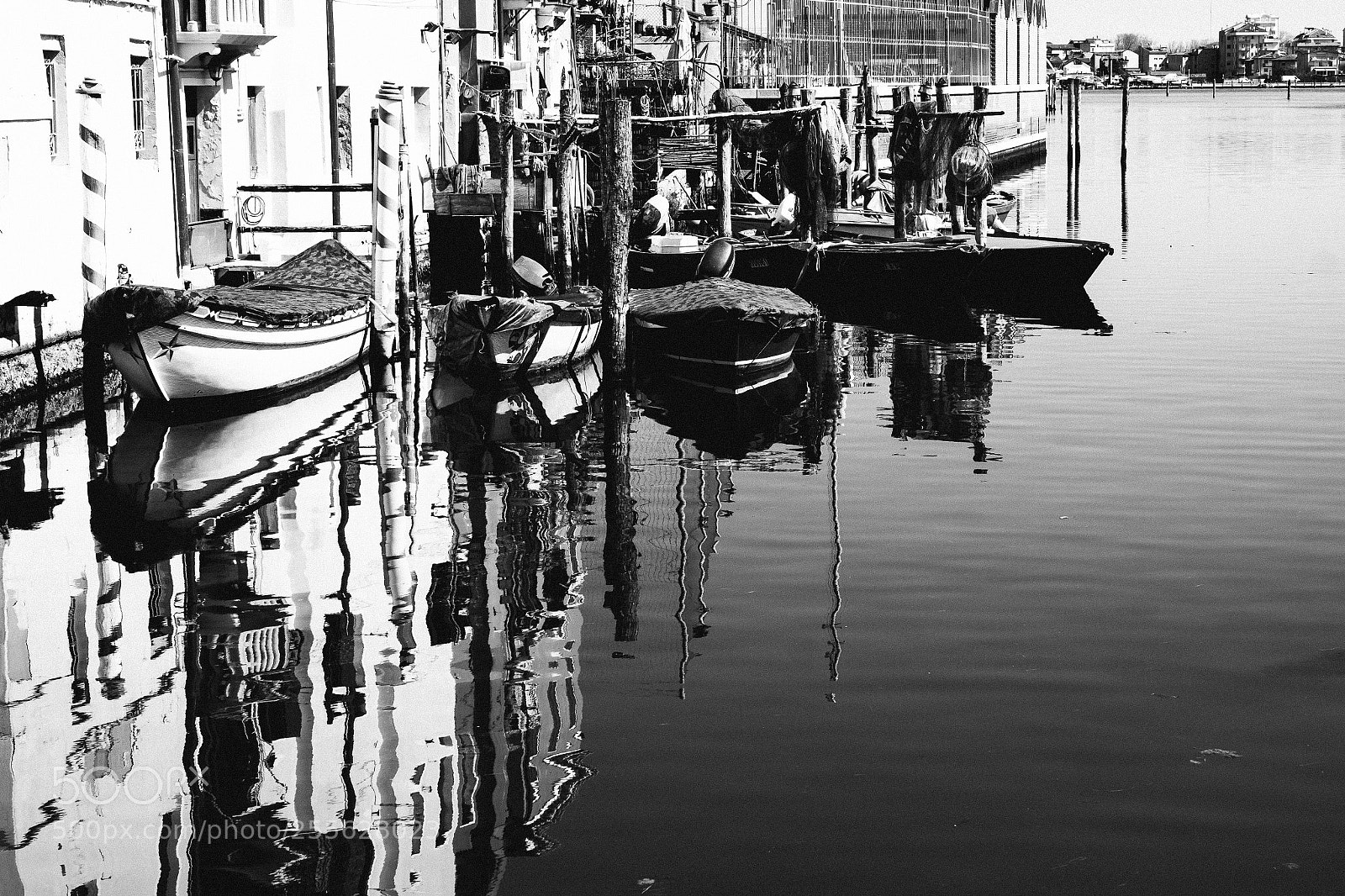 Fujifilm X-T10 sample photo. .. boats  parking .. photography
