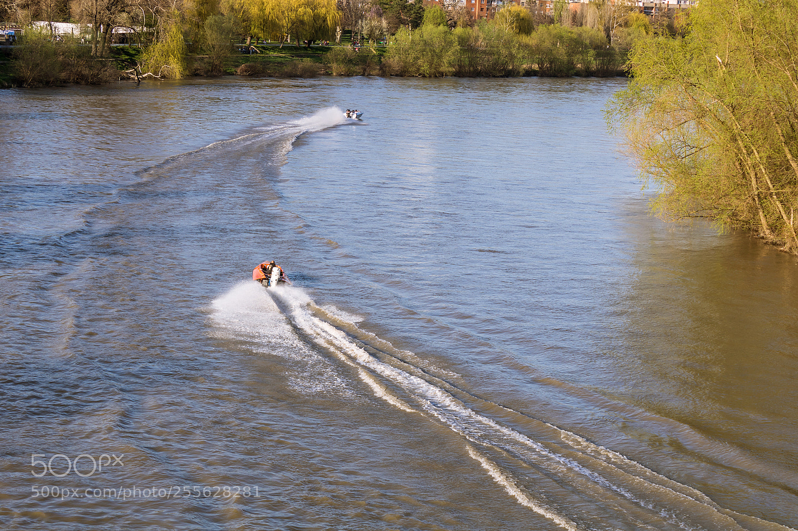 Canon EOS 750D (EOS Rebel T6i / EOS Kiss X8i) sample photo. Boat racing photography