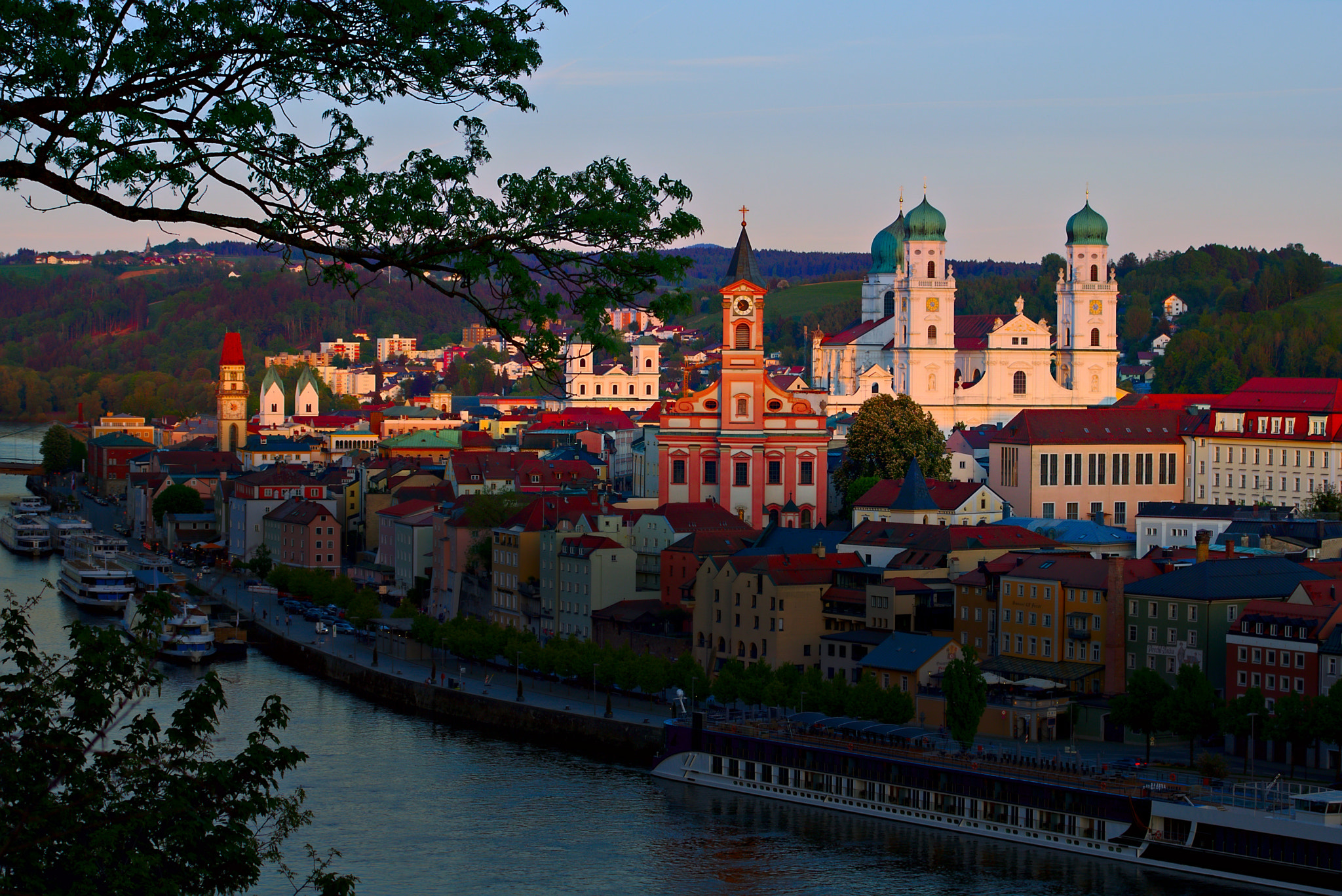 Canon EF 55-200mm F4.5-5.6 II USM sample photo. Sunset view of the altstadt photography