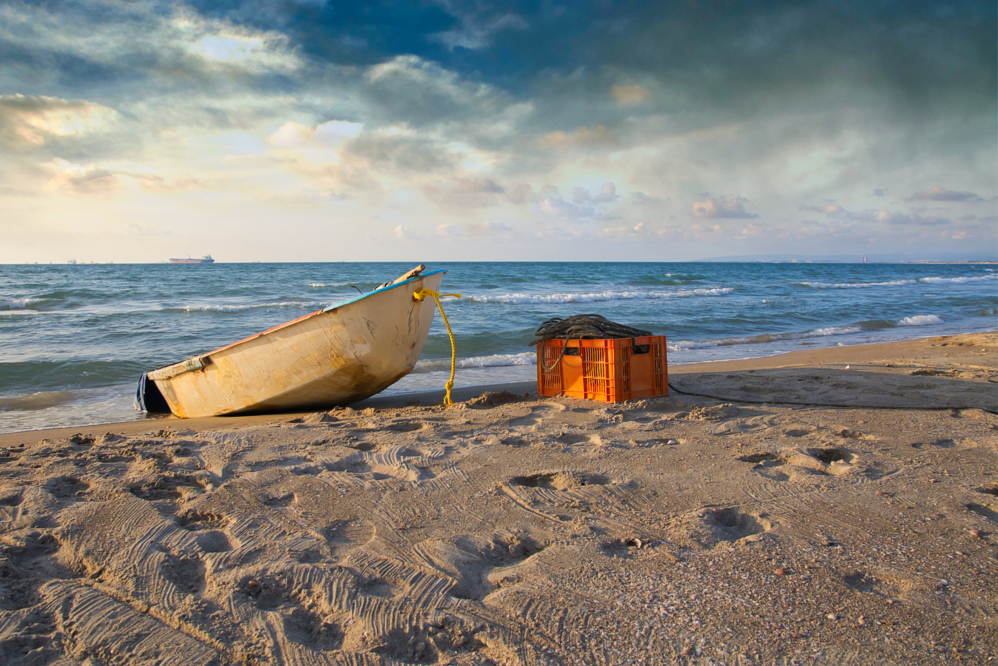 Nikon D7200 + Sigma 17-50mm F2.8 EX DC OS HSM sample photo. On the beach photography