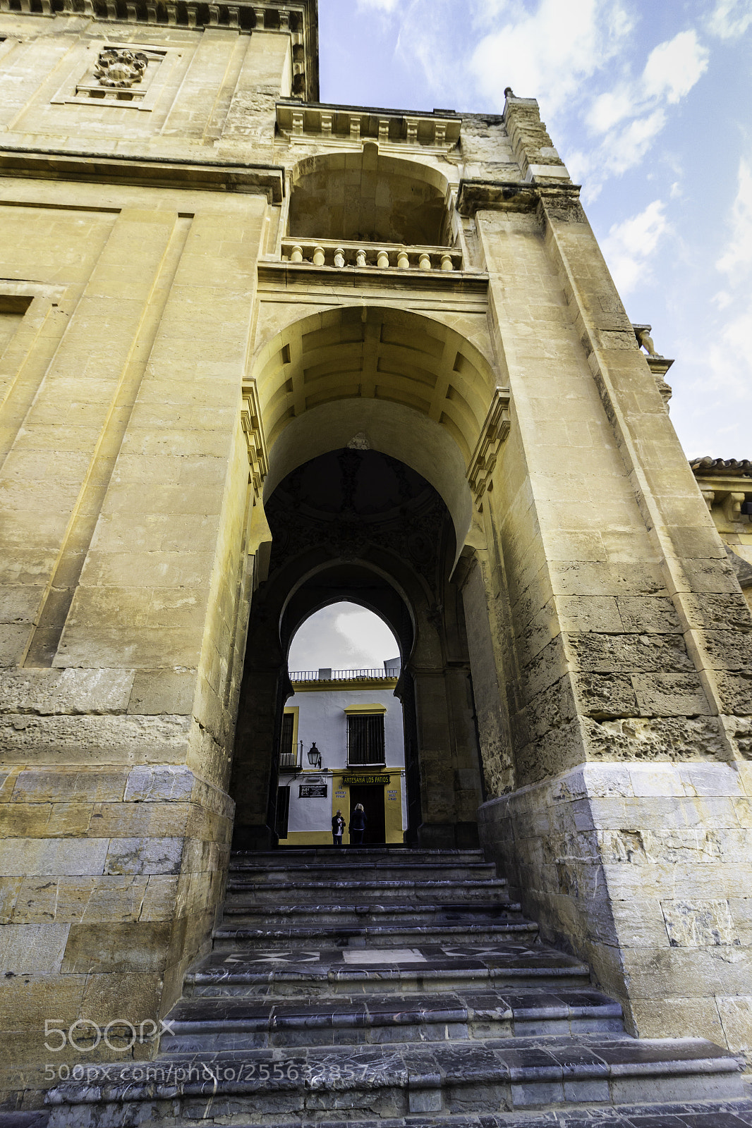 Canon EOS 600D (Rebel EOS T3i / EOS Kiss X5) sample photo. Acceso a la mezquita photography