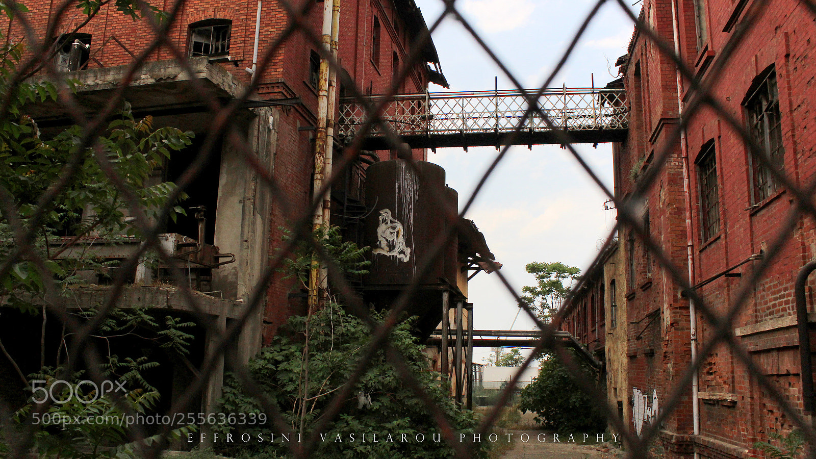 Canon EOS 700D (EOS Rebel T5i / EOS Kiss X7i) sample photo. Charles fix beer factory. photography