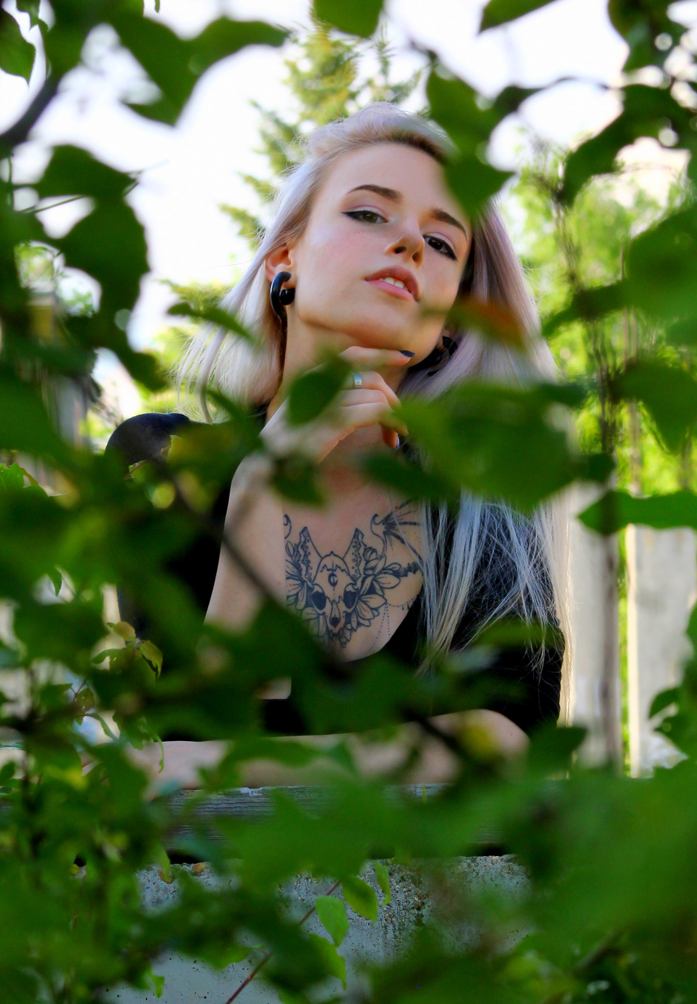 Canon EF 75-300mm f/4-5.6 sample photo. Leaves and tattoos photography