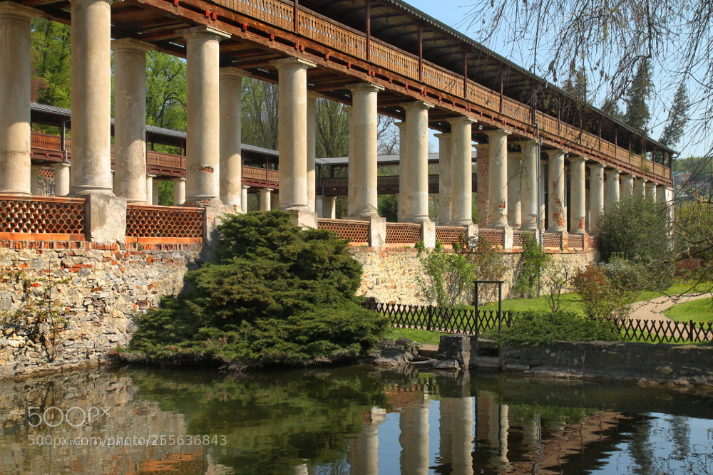 Canon EOS 1100D (EOS Rebel T3 / EOS Kiss X50) sample photo. Water colonnade photography