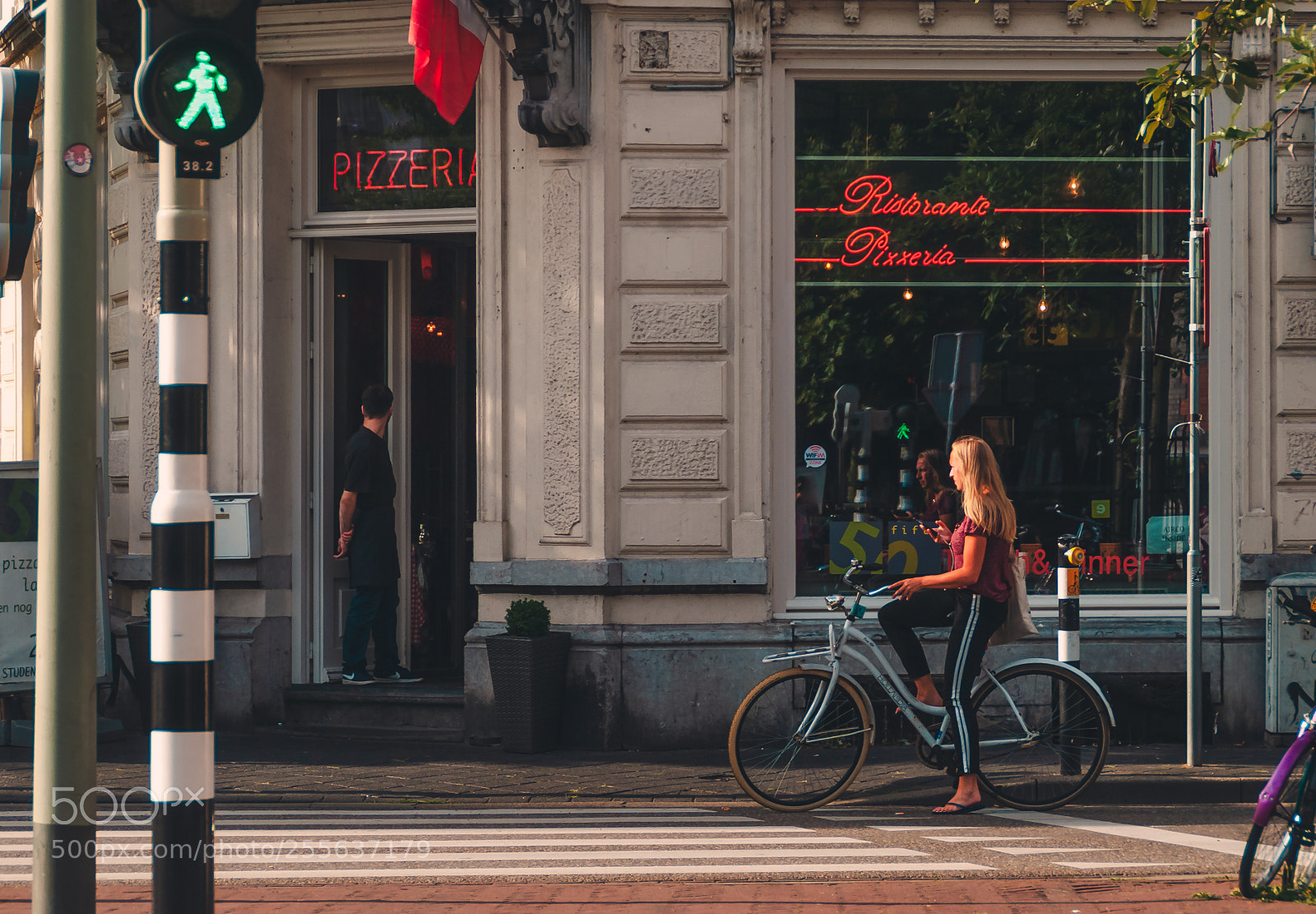 Nikon D3000 sample photo. Pizzeria photography