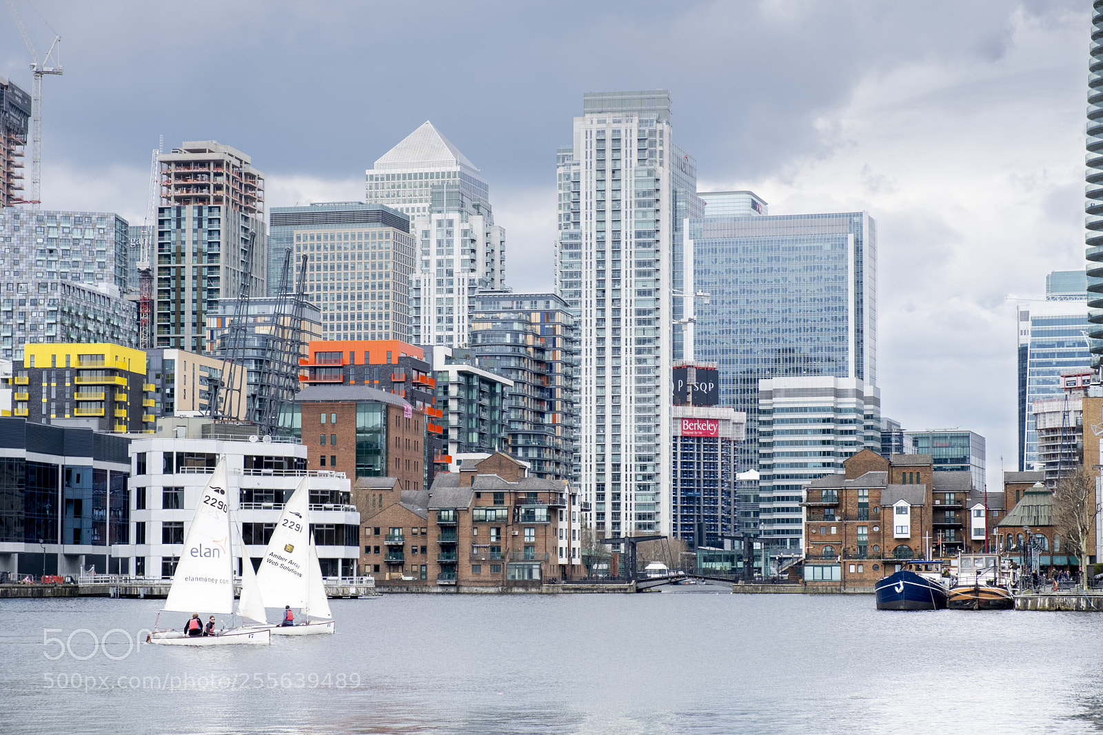 Fujifilm X-T20 sample photo. Sailing in the city photography