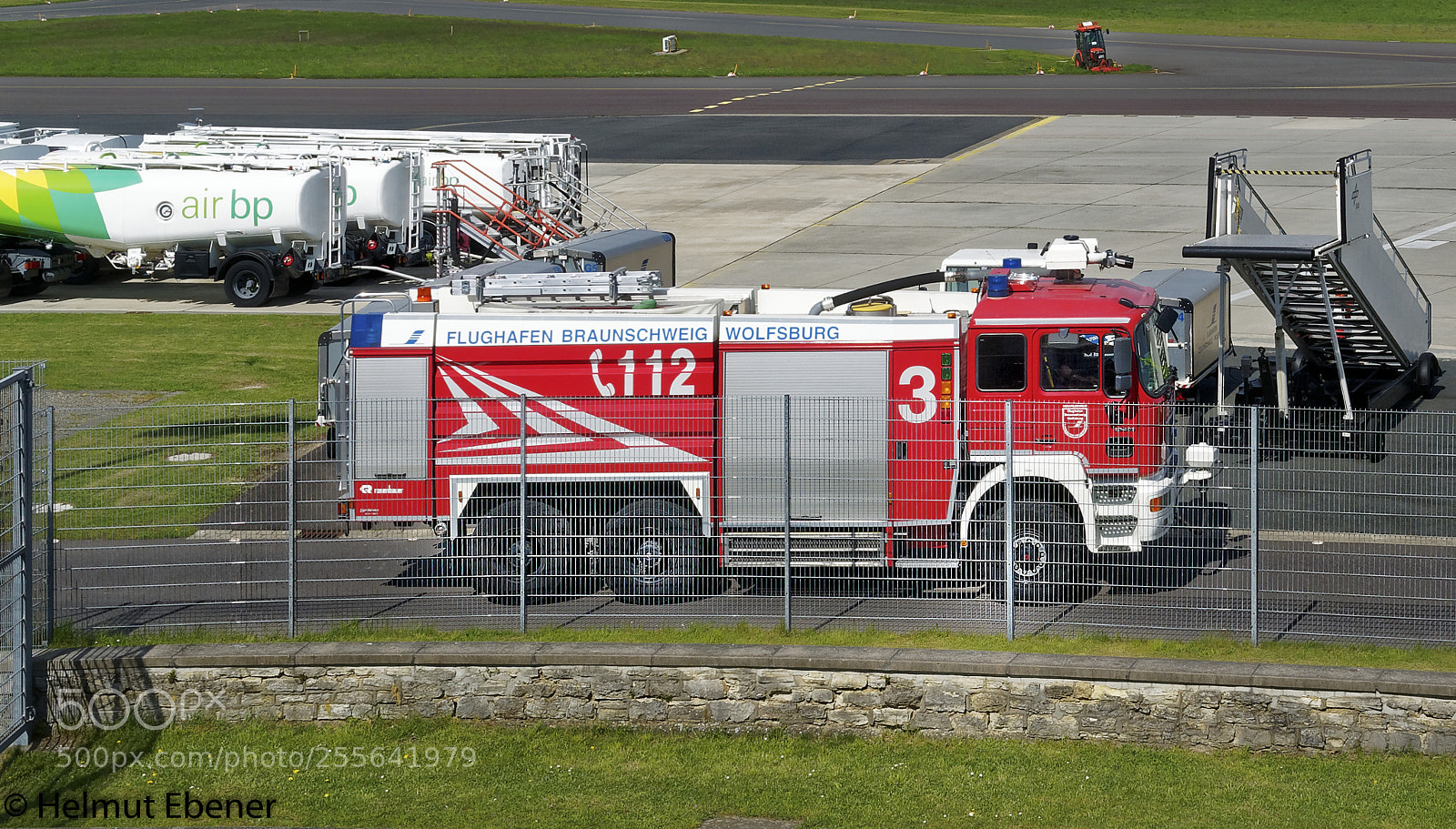 Olympus OM-D E-M5 sample photo. Bs, flughafenfeuerwehr bwe photography