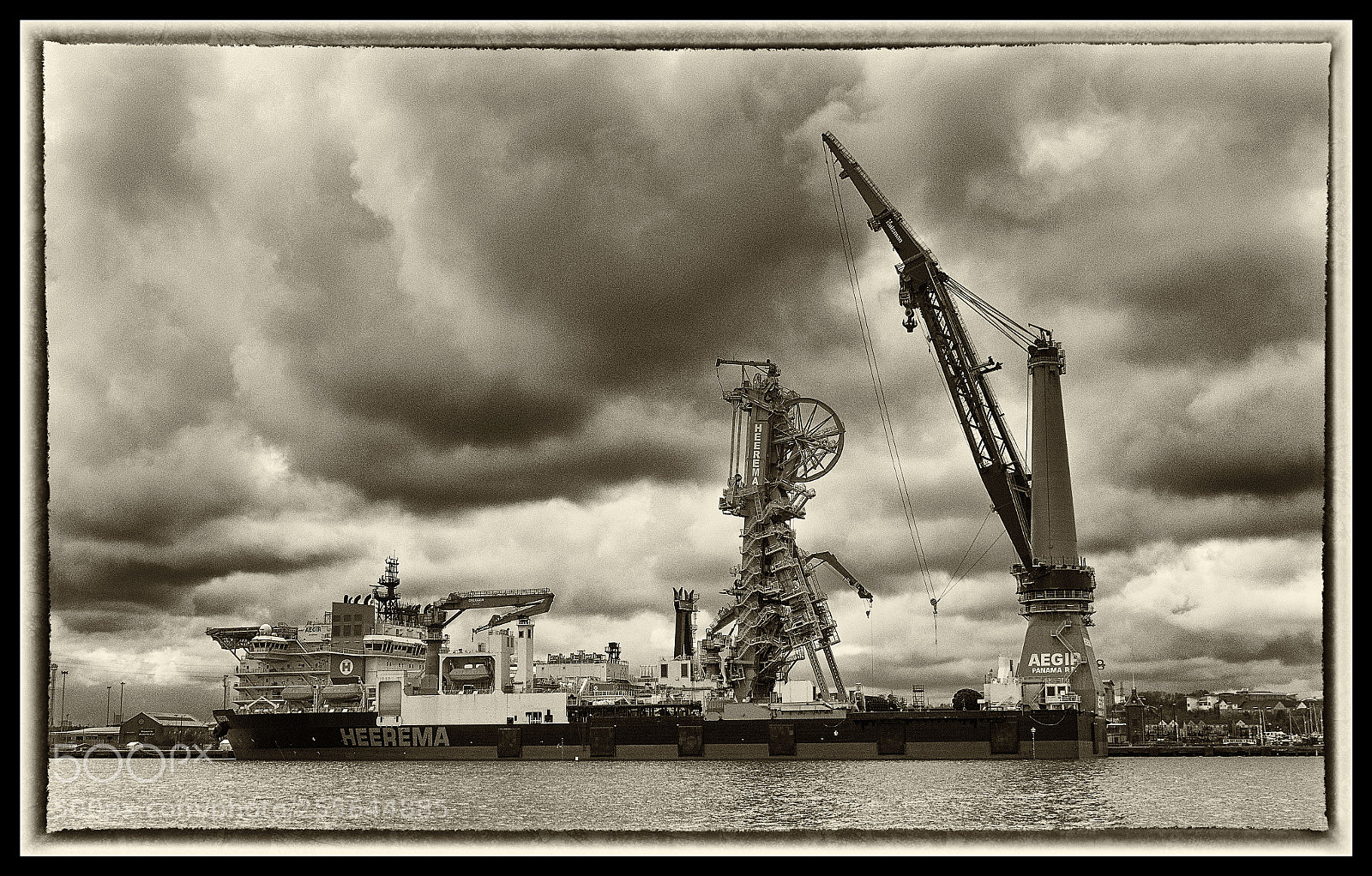 Canon EOS 650D (EOS Rebel T4i / EOS Kiss X6i) sample photo. Pipe laying ship photography