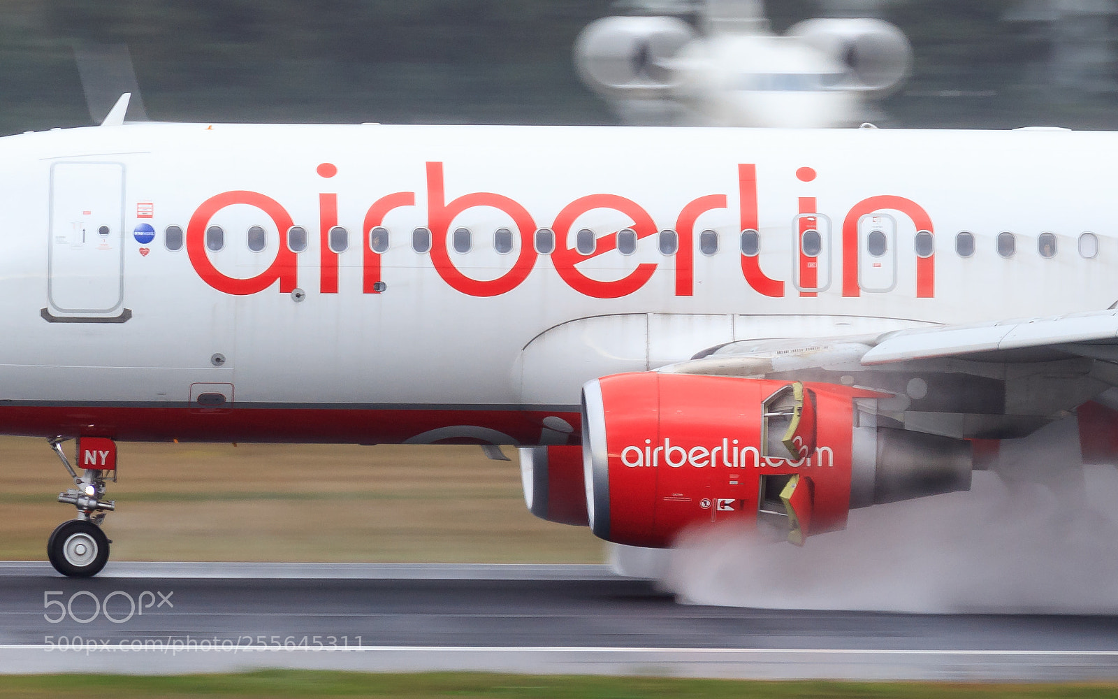 Canon EOS 5DS R sample photo. Airberlin grounding oct 27 photography
