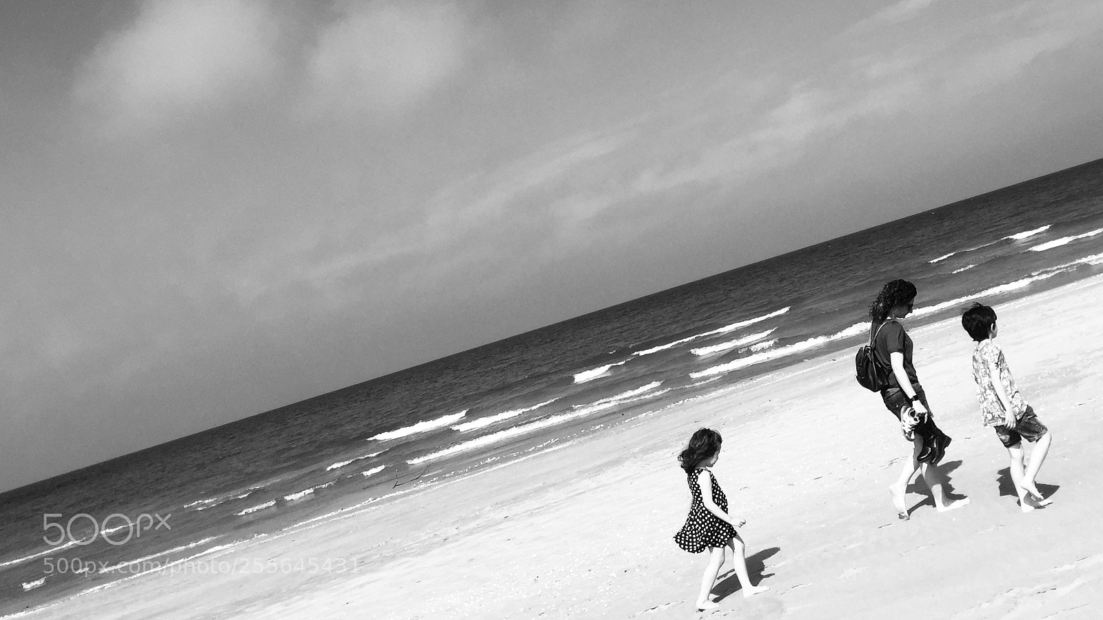 Apple iPhone 6 sample photo. Along the beach photography