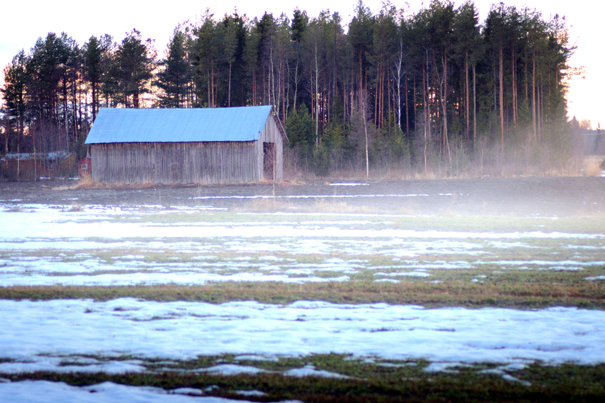 Tamron AF 70-300mm F4-5.6 LD Macro 1:2 sample photo. Steaming snow photography