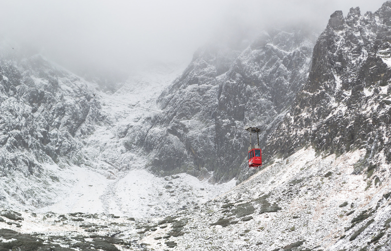 Nikon D3100 sample photo. Lanovka in high tatras photography