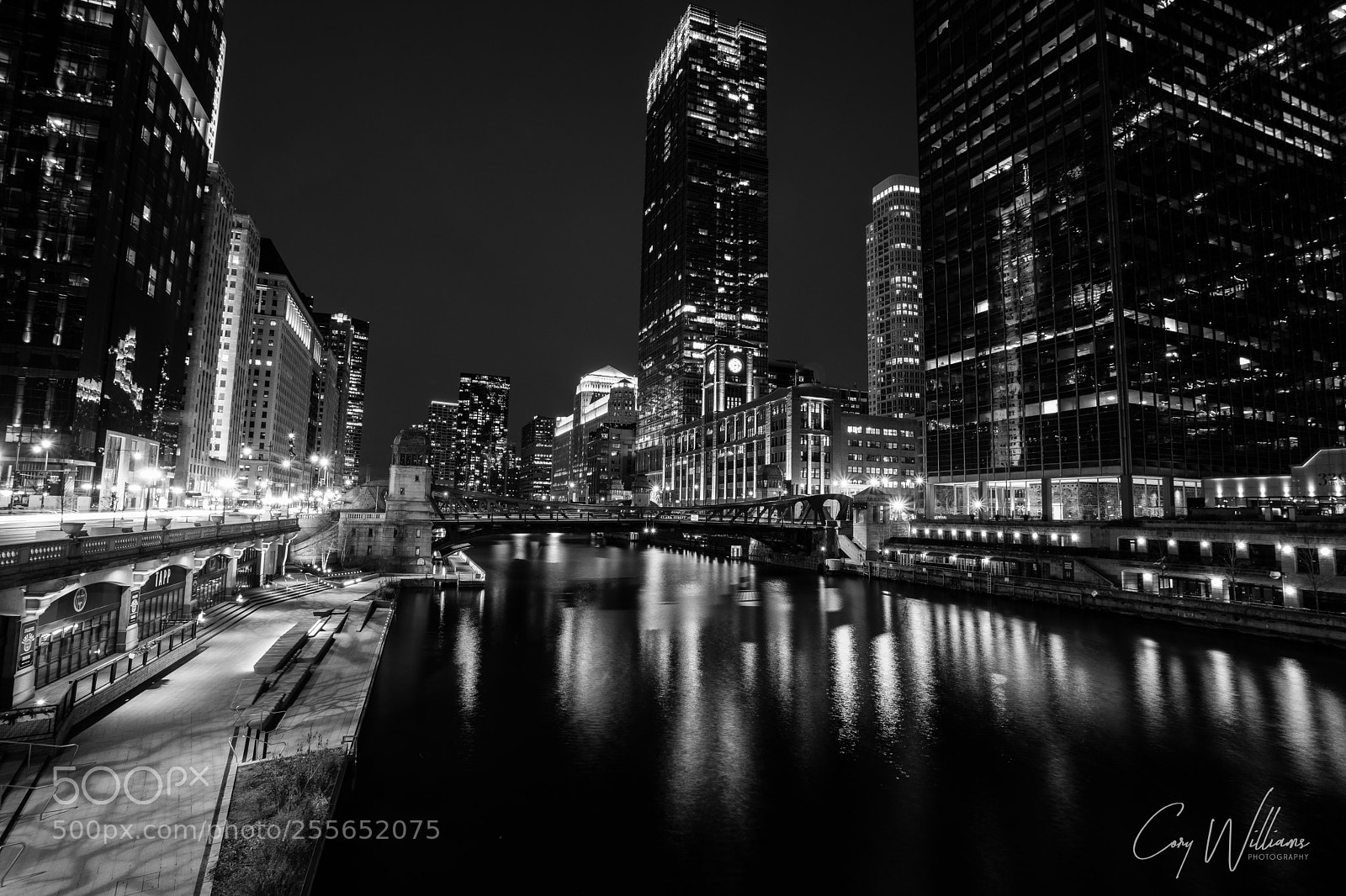 Canon EOS 5D Mark IV sample photo. Chicago riverwalk  photography