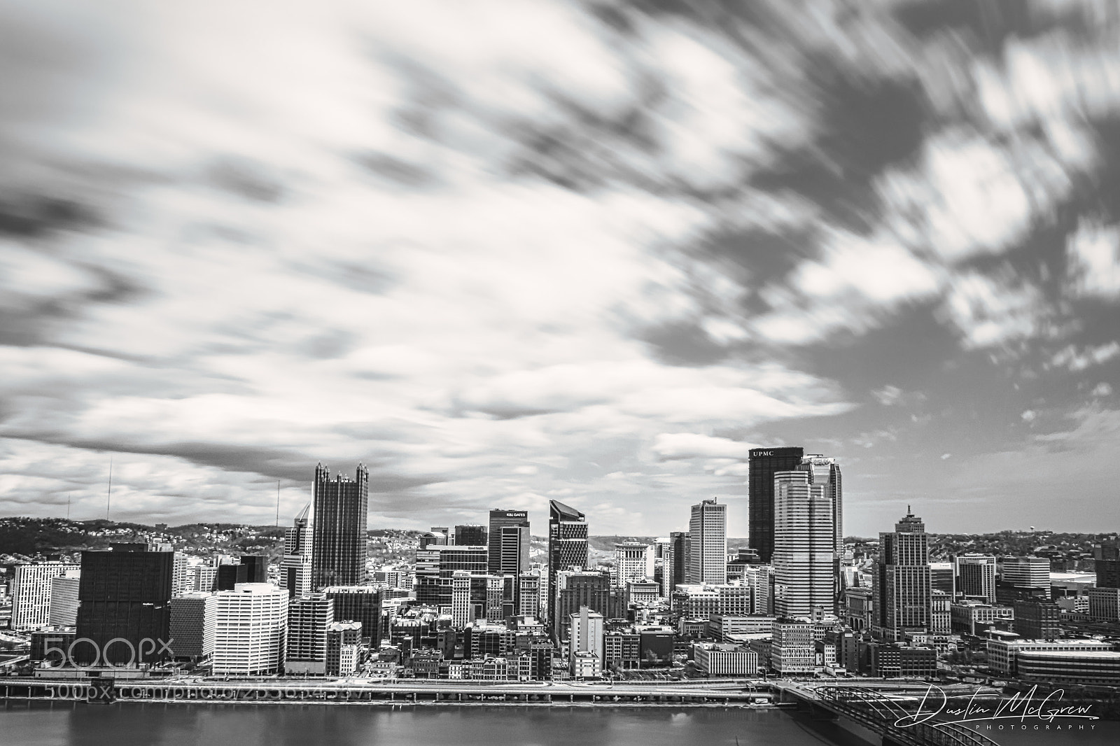 Olympus OM-D E-M1 Mark II sample photo. Pittsburgh black & white photography