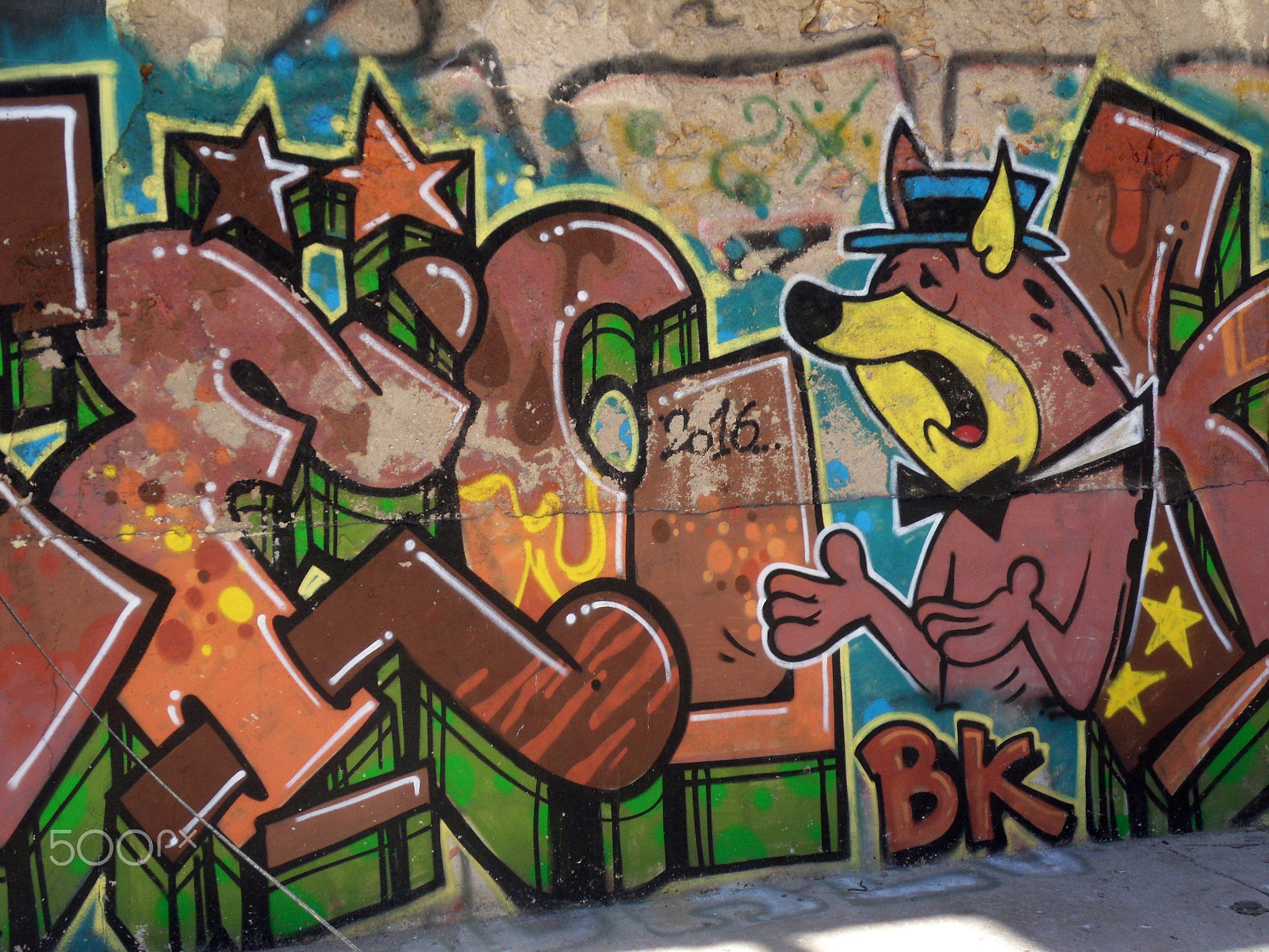 Samsung WB550, WB560 / VLUU WB550 /  HZ15W sample photo. Cartoon wall photography