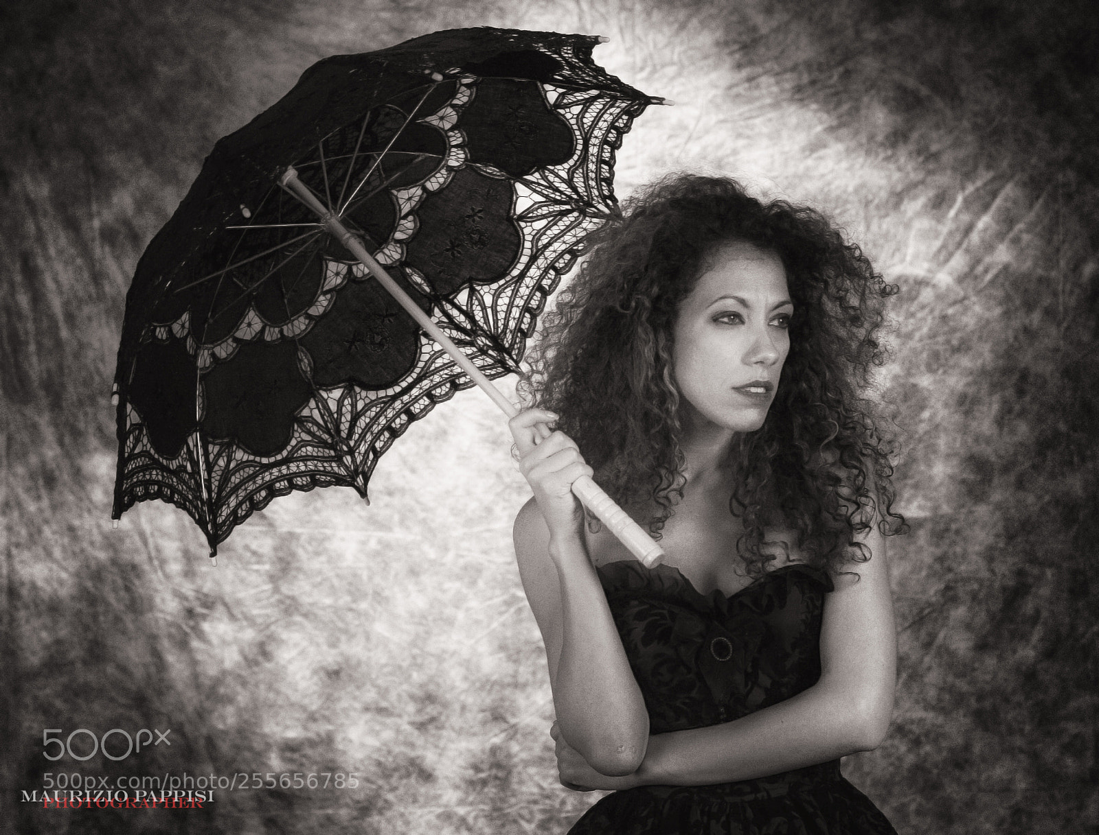 Canon EOS 40D sample photo. Woman in dark photography