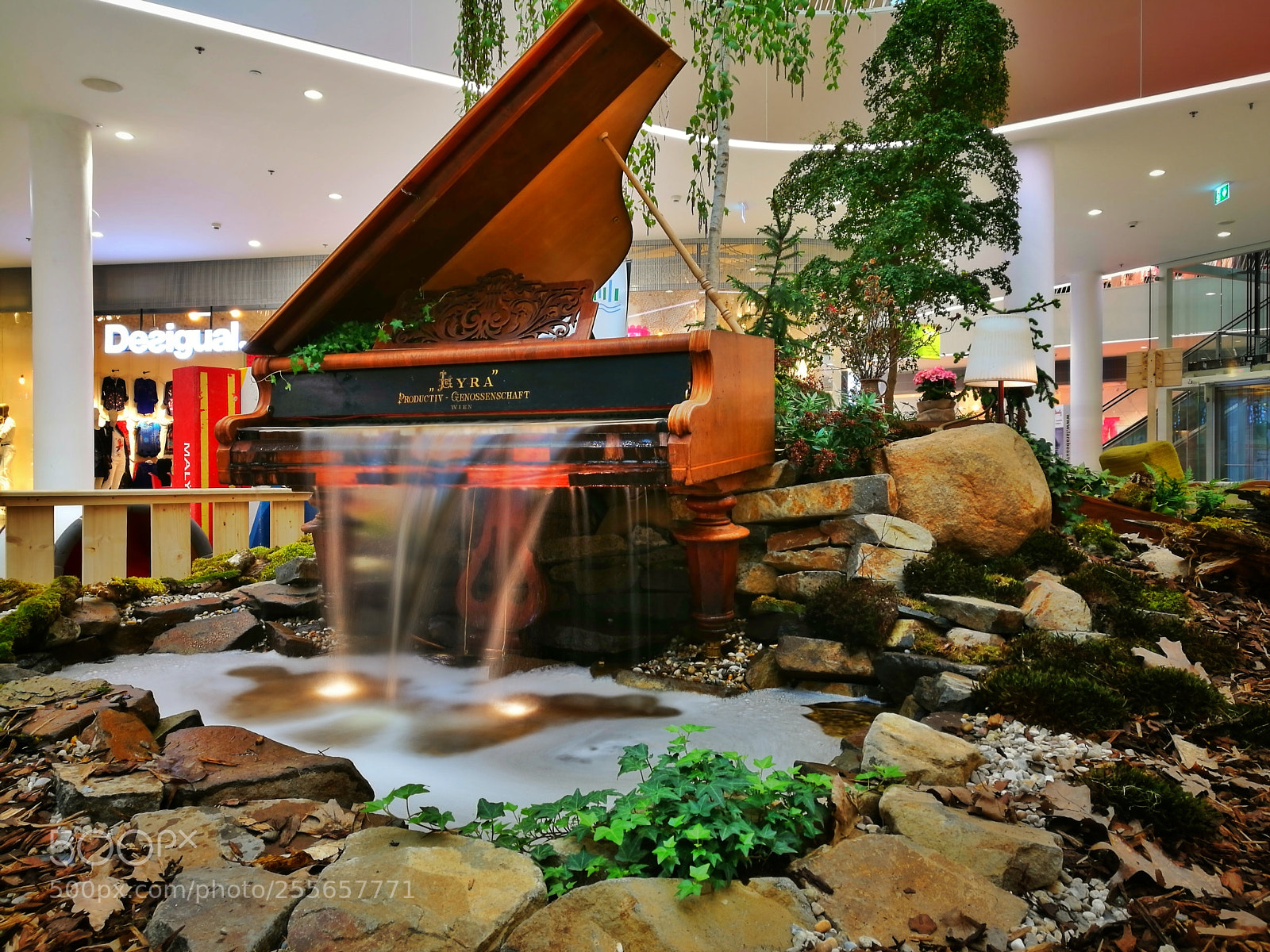 HUAWEI P9 sample photo. Waterfall piano photography